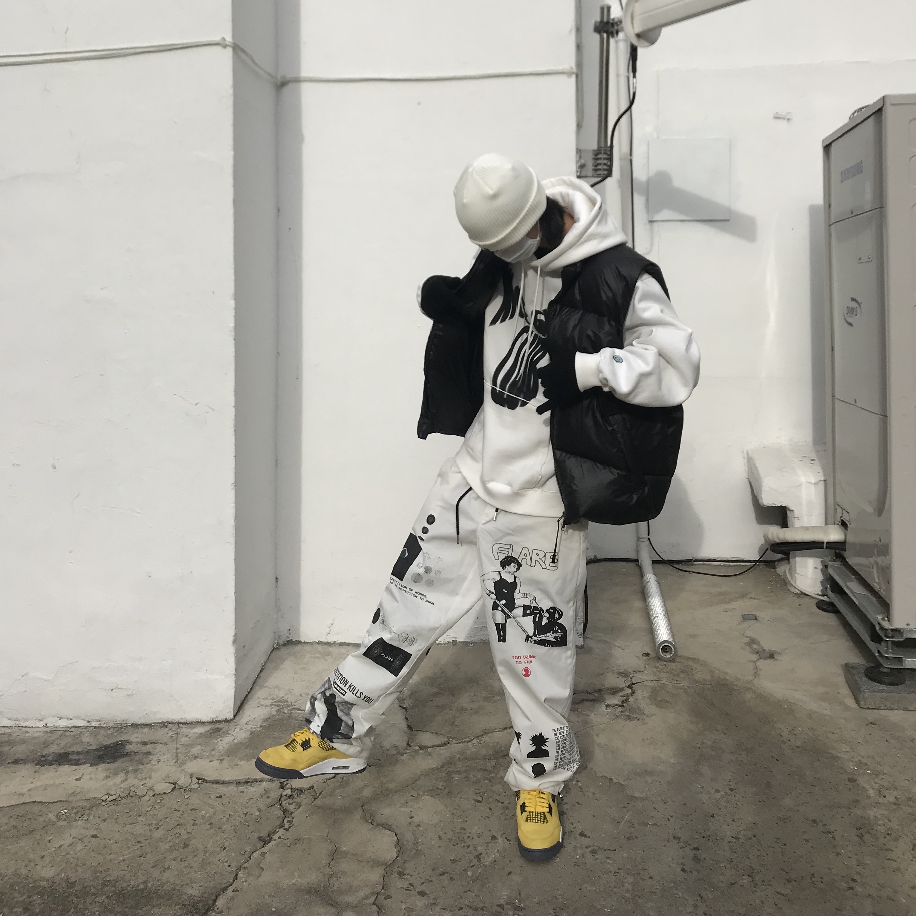 Jordan 4 Retro Tour Yellow 착용 스타일