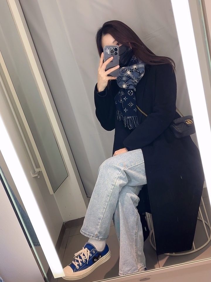 Converse x Play Comme des Garcons Chuck 70 Ox Blue Quartz, Louis Vuitton Monogram Gradient Tartan City Muffler Blue 착용 스타일