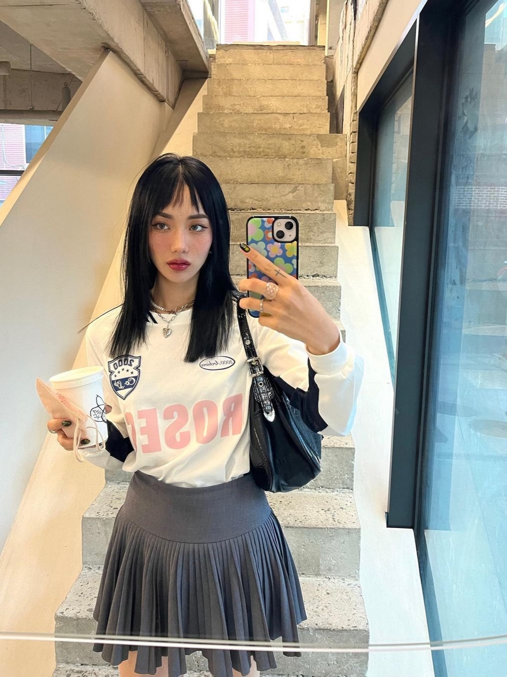 2000Archives Sporty T-Shirt White Pink 착용 스타일 - 1