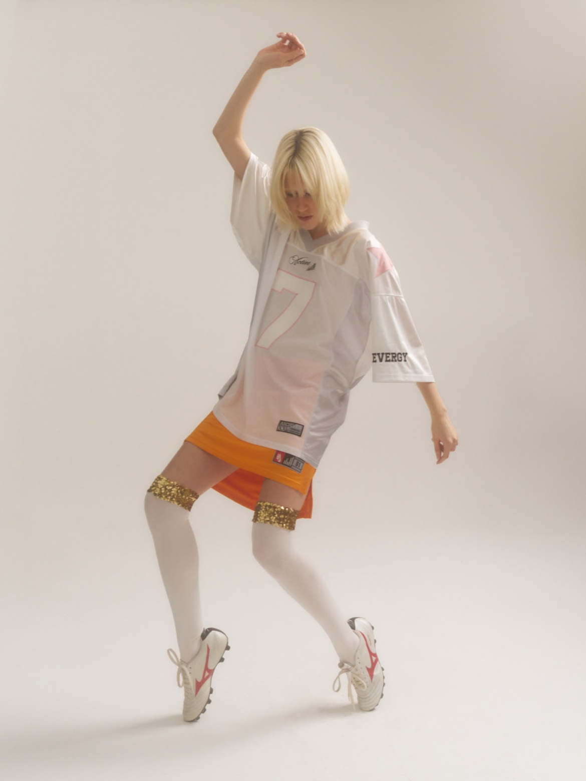 2000Archives Football T-Shirt White Pink 착용 스타일