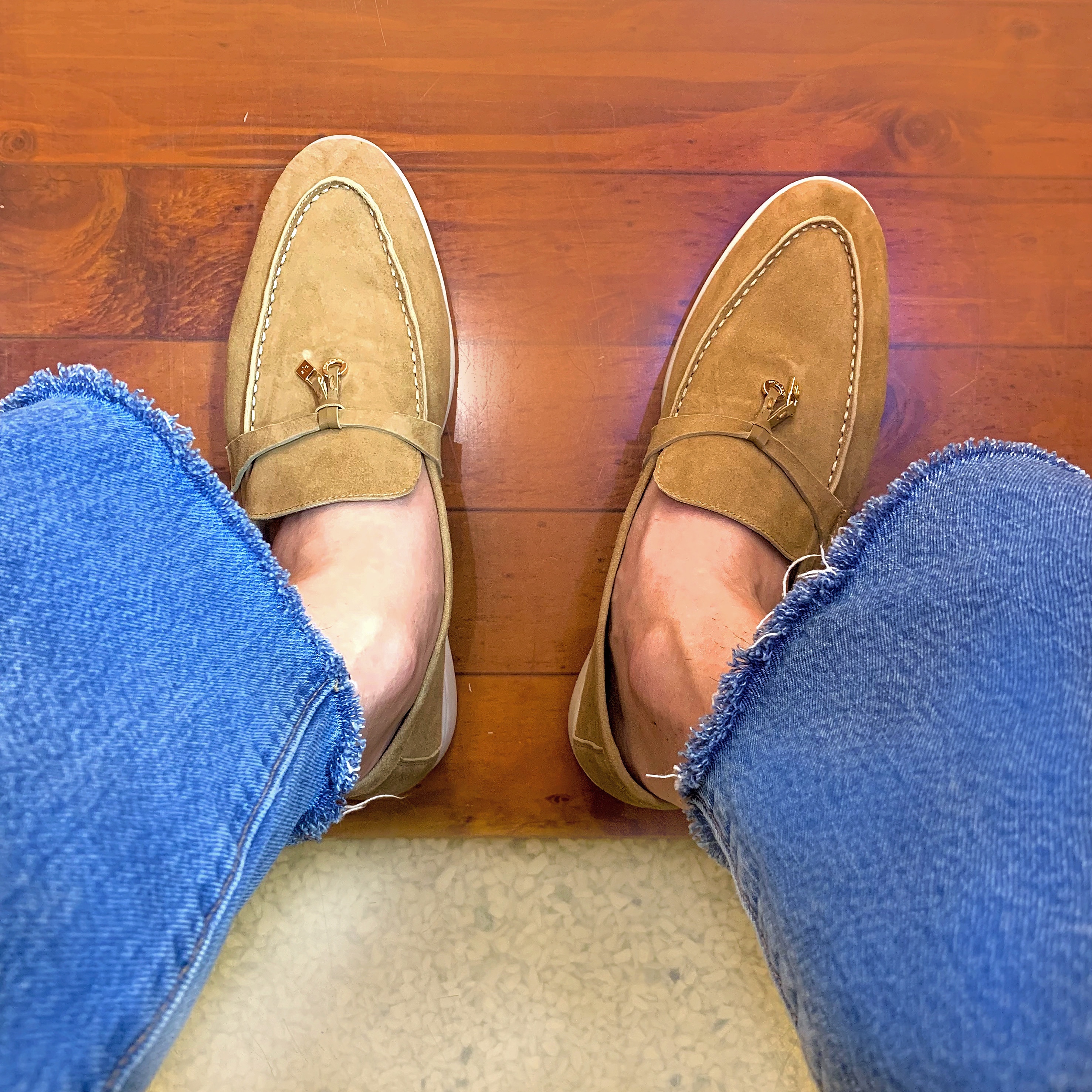 Loro Piana Summer Walk Suede Calfskin Dijon 착용 스타일