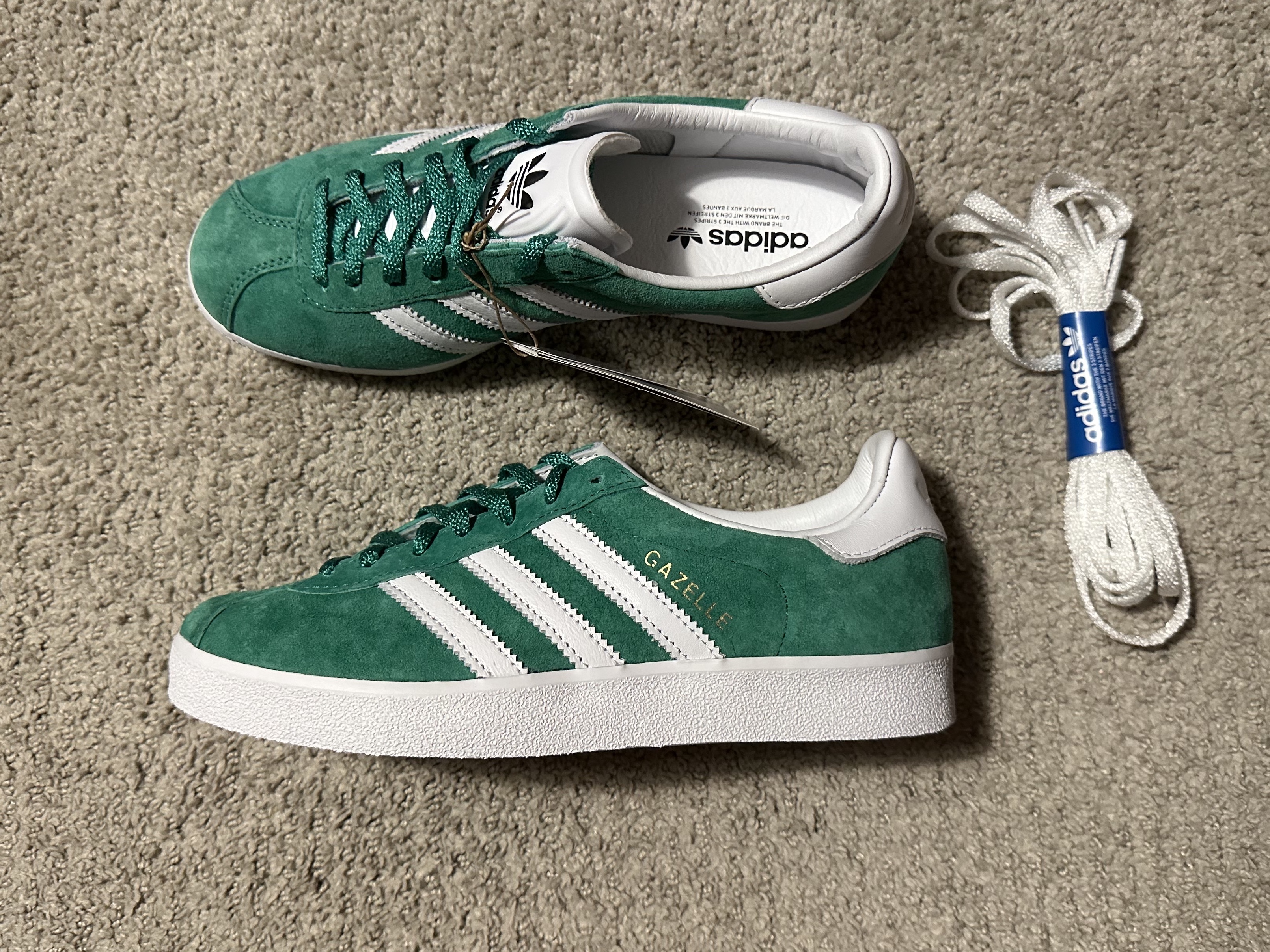 Adidas Gazelle 85 Semi Court Green, Adidas Gazelle Core Black White 착용 스타일 - 2