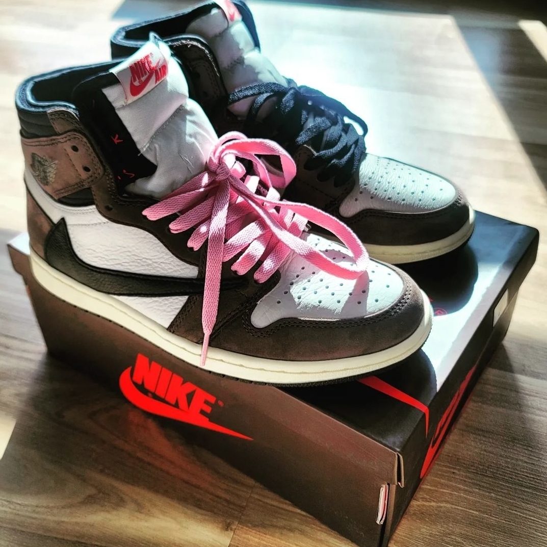 Jordan 1 x Travis Scott Retro High OG SP Mocha 착용 스타일