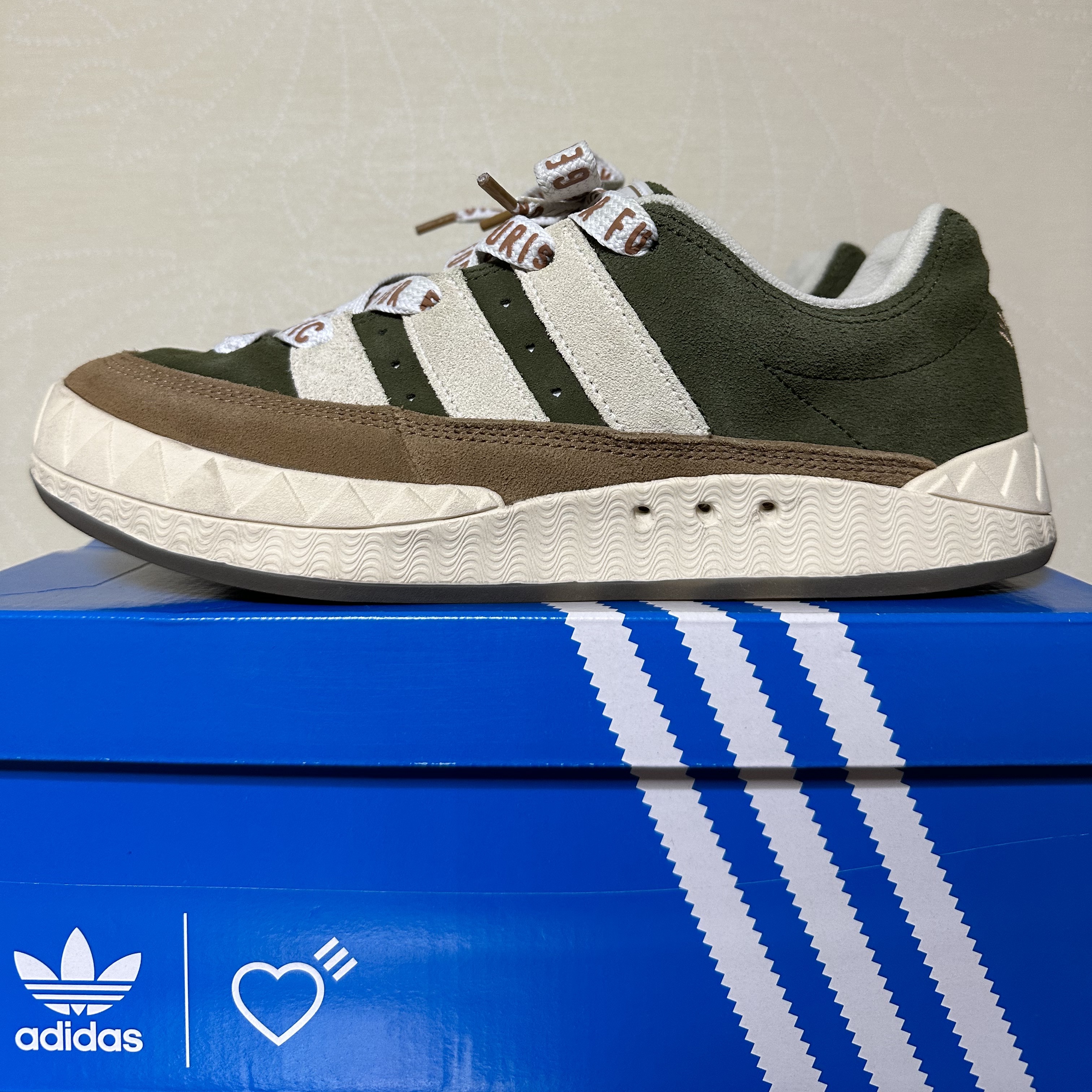 Adidas x Human Made Adimatic Brown 착용 스타일