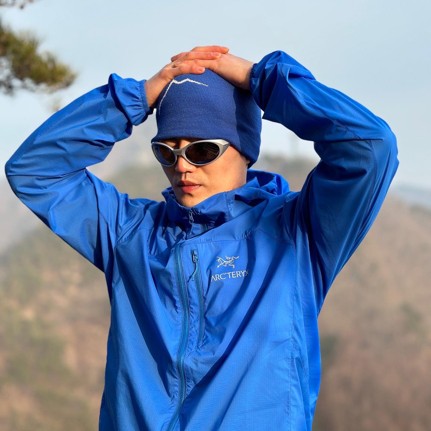Arc'teryx Squamish Hoody Black 착용 스타일 - 1