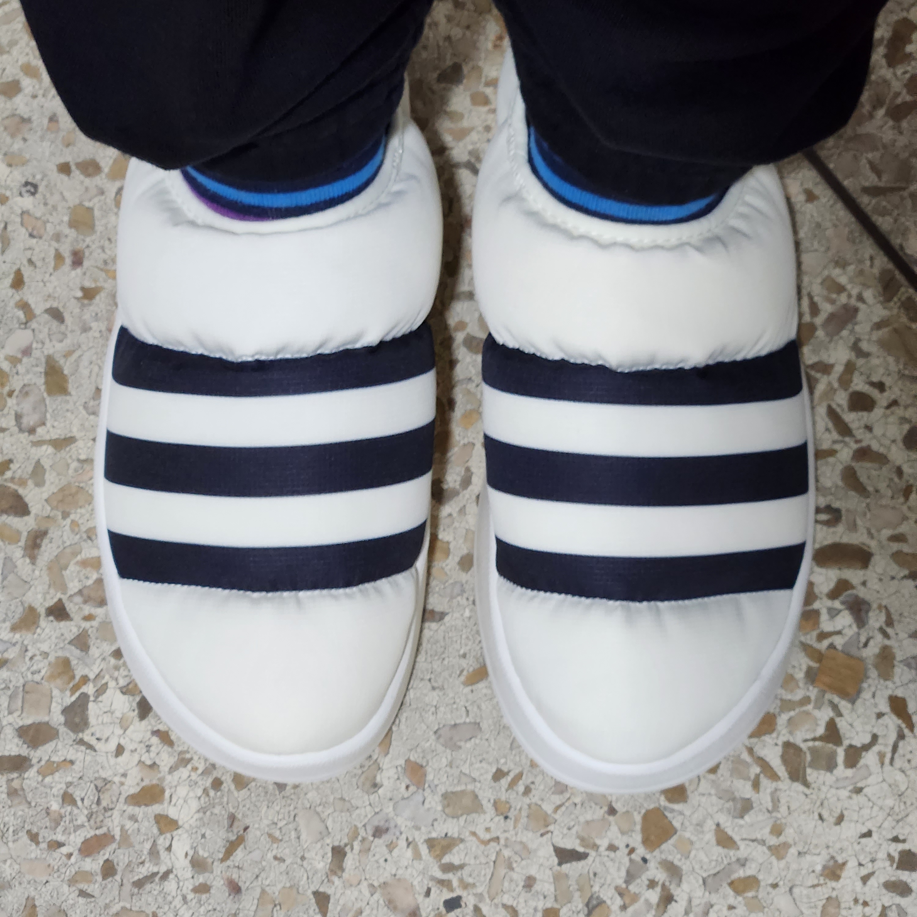 Adidas Puffylette Off White 착용 스타일