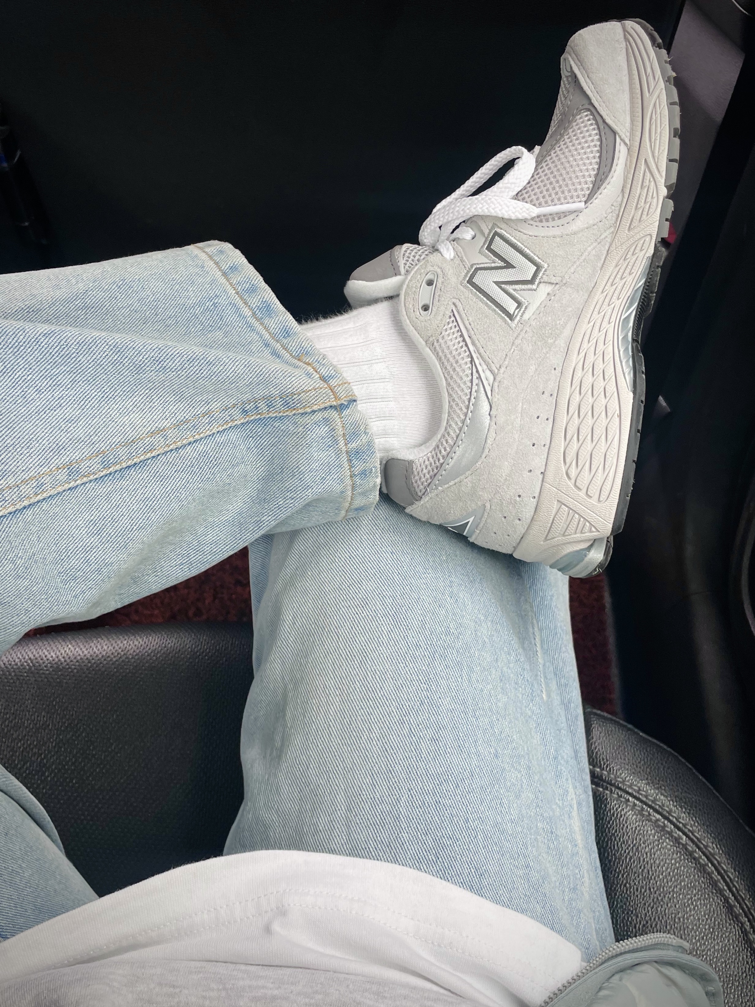 New Balance 2002R T2 Gray 착용 스타일