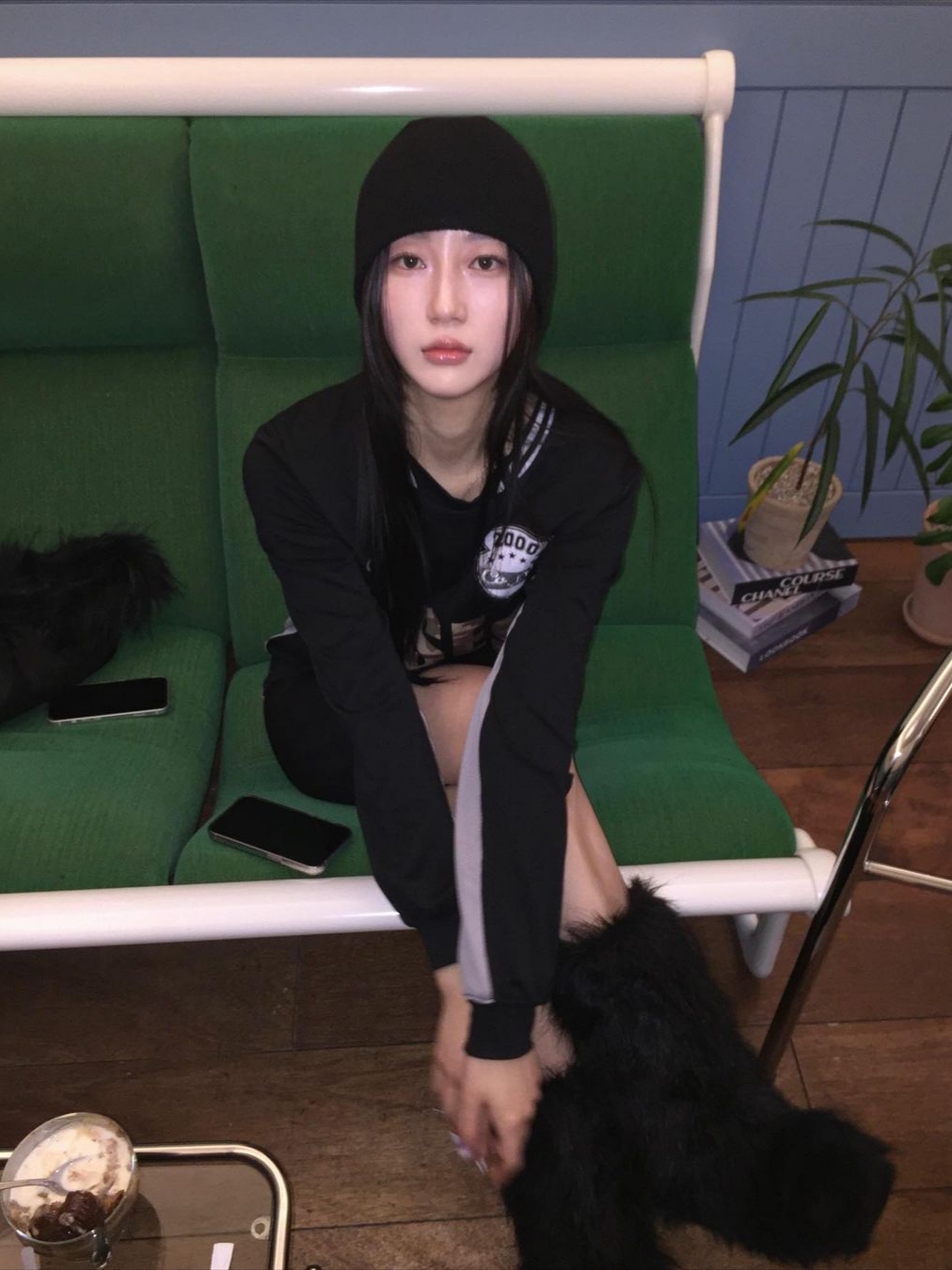 2000Archives Sporty T-Shirt Black Camo 착용 스타일