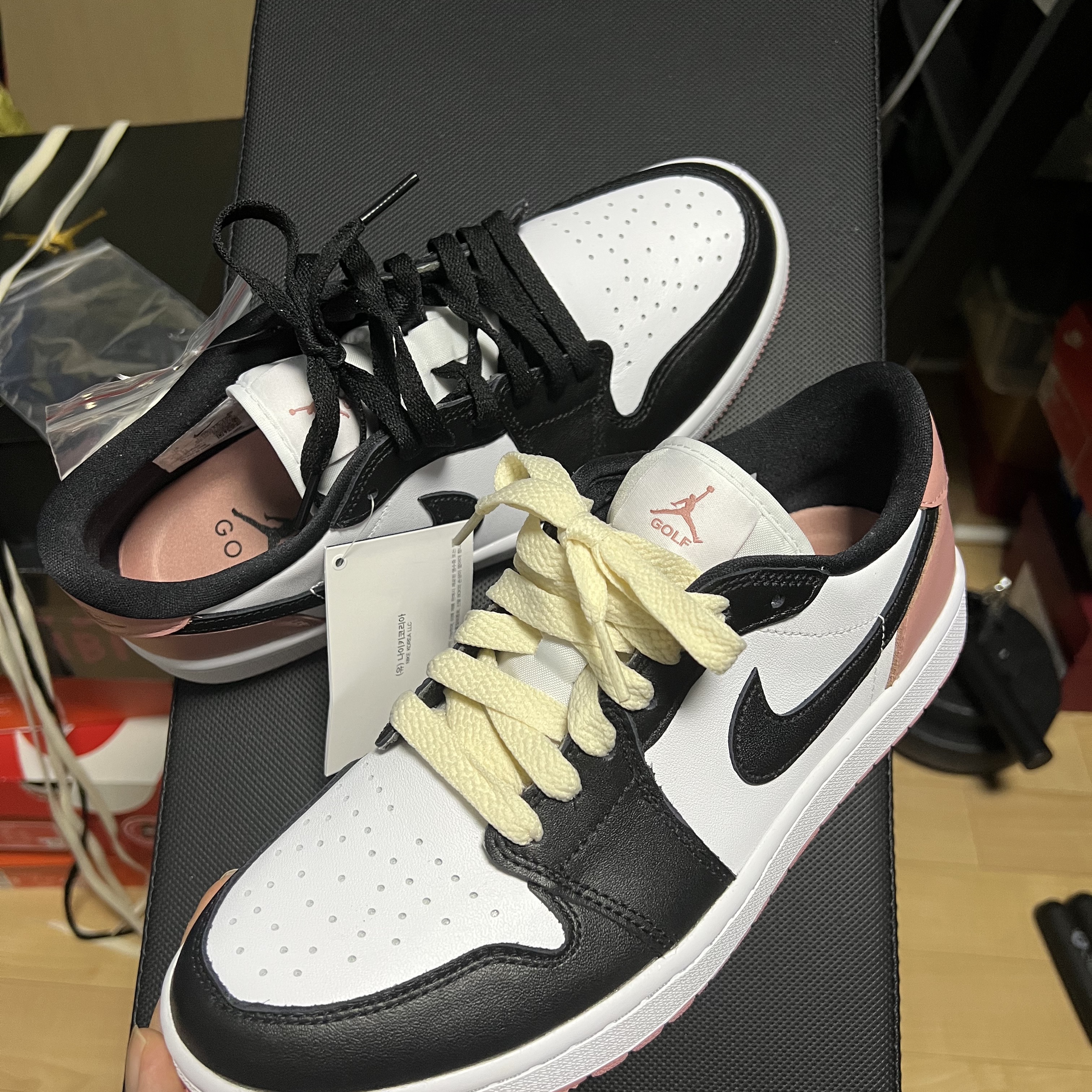 Jordan 1 Low Golf Rust Pink 착용 스타일 - 2