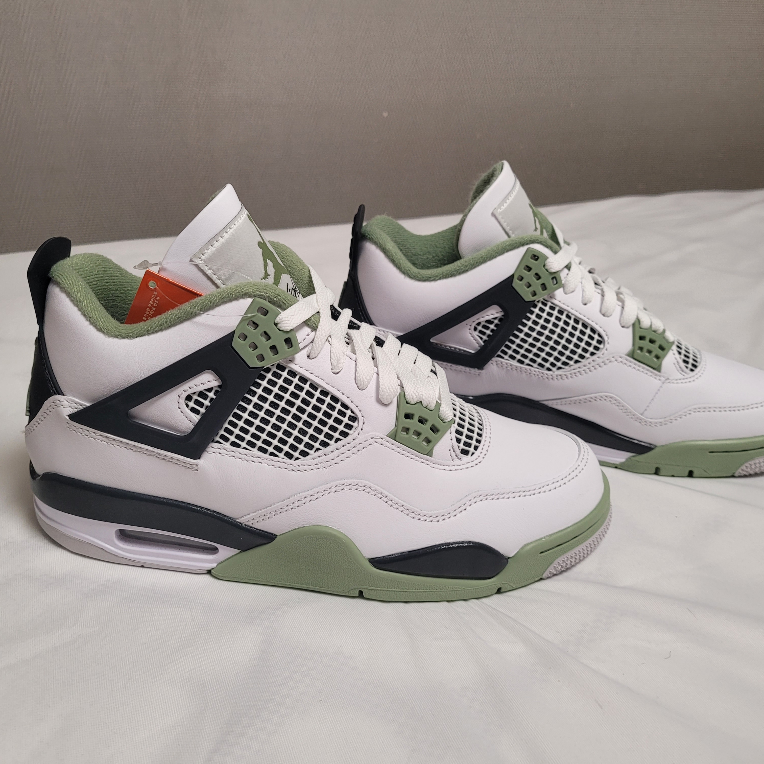 (W) Jordan 4 Retro Oil Green 착용 스타일 - 2