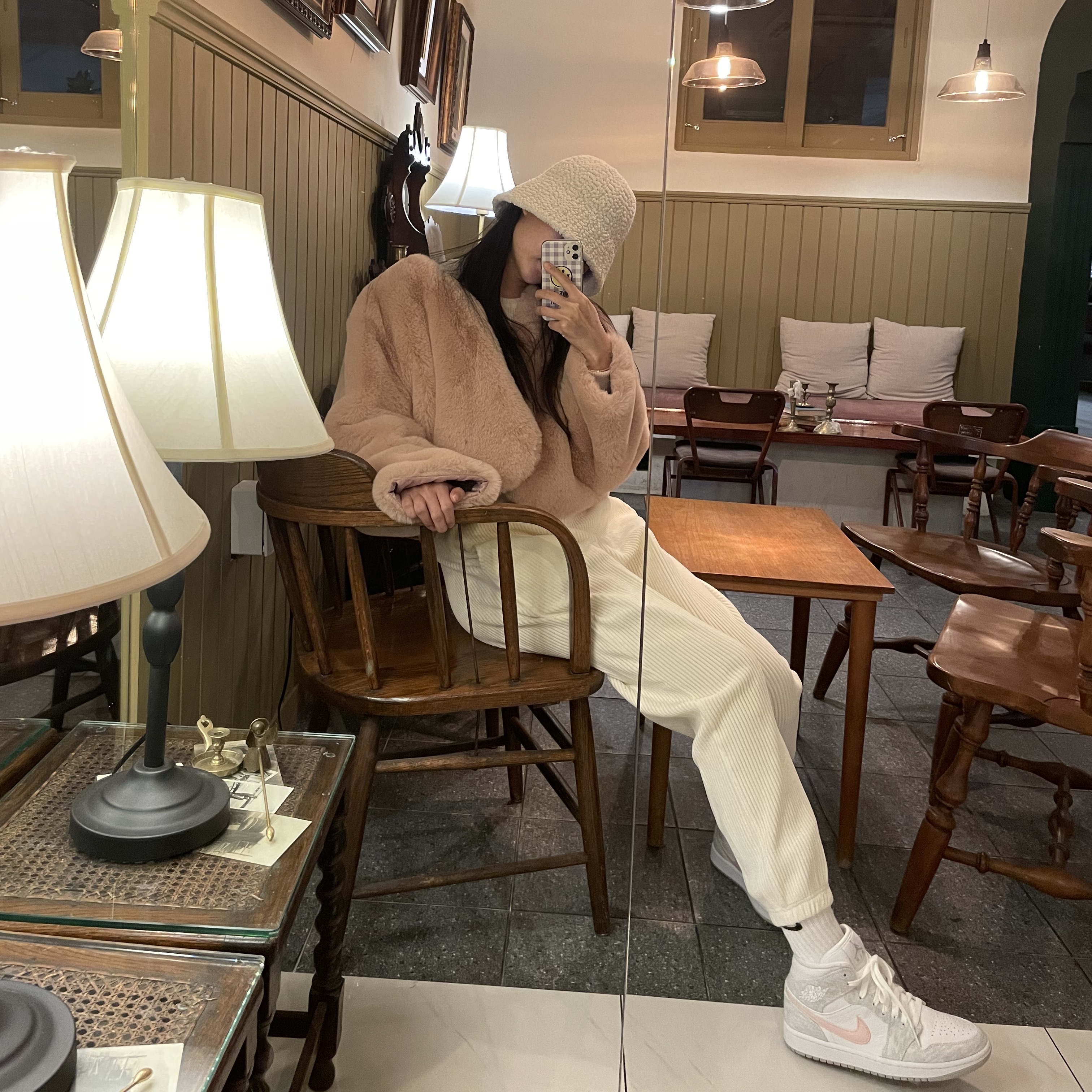 (W) Jordan 1 Mid SE Light Iron Ore 착용 스타일