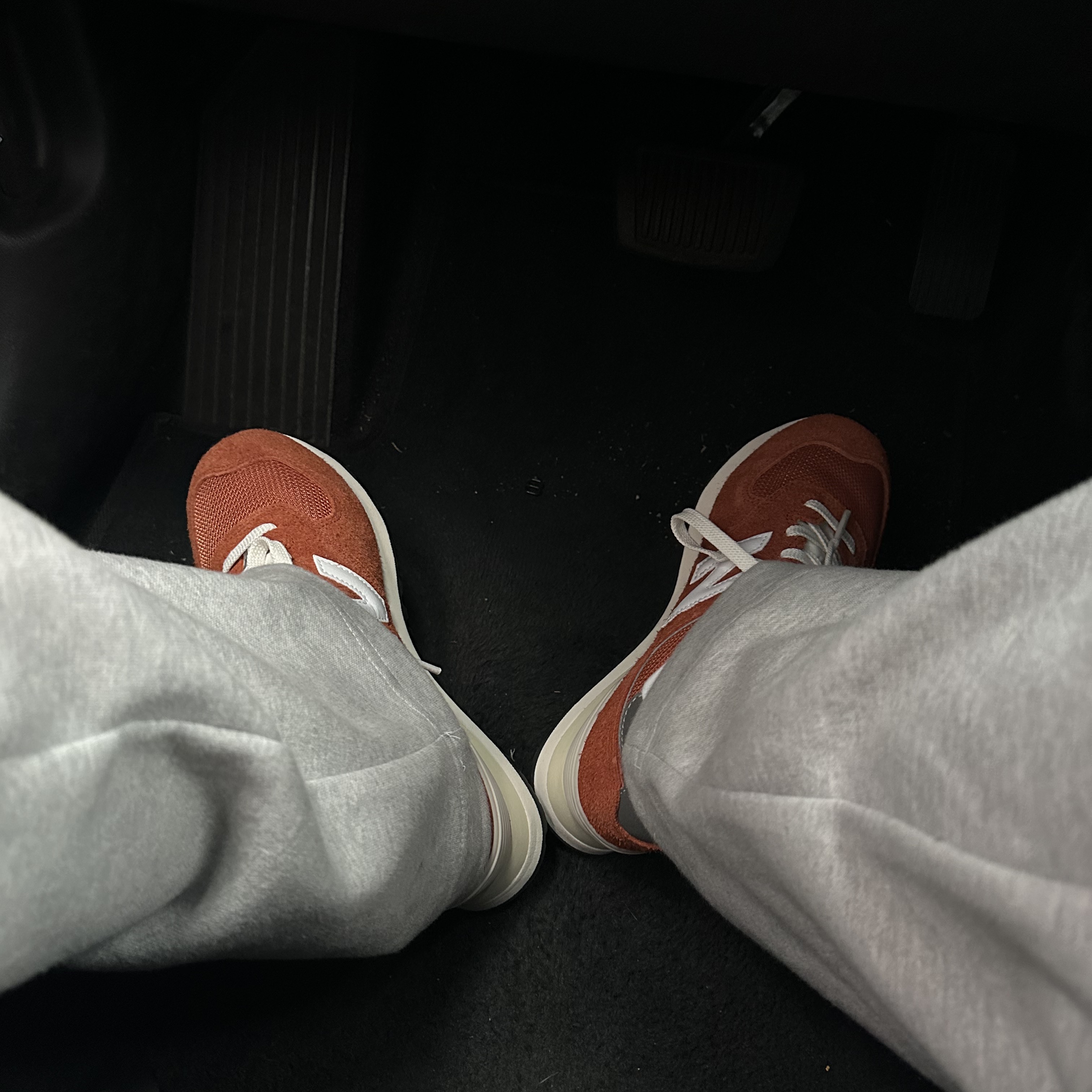 New Balance 574 Heritage Orange Burst White 착용 스타일 - 2