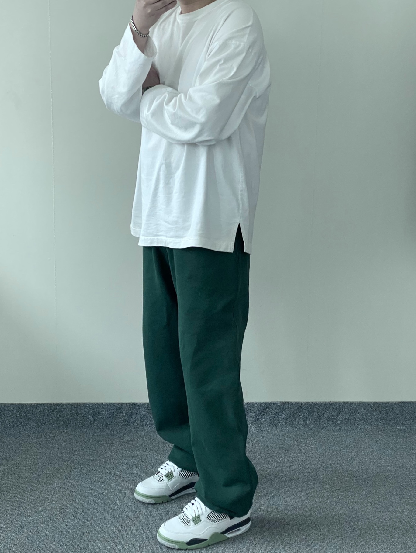 (W) Jordan 4 Retro Oil Green 착용 스타일 - 2