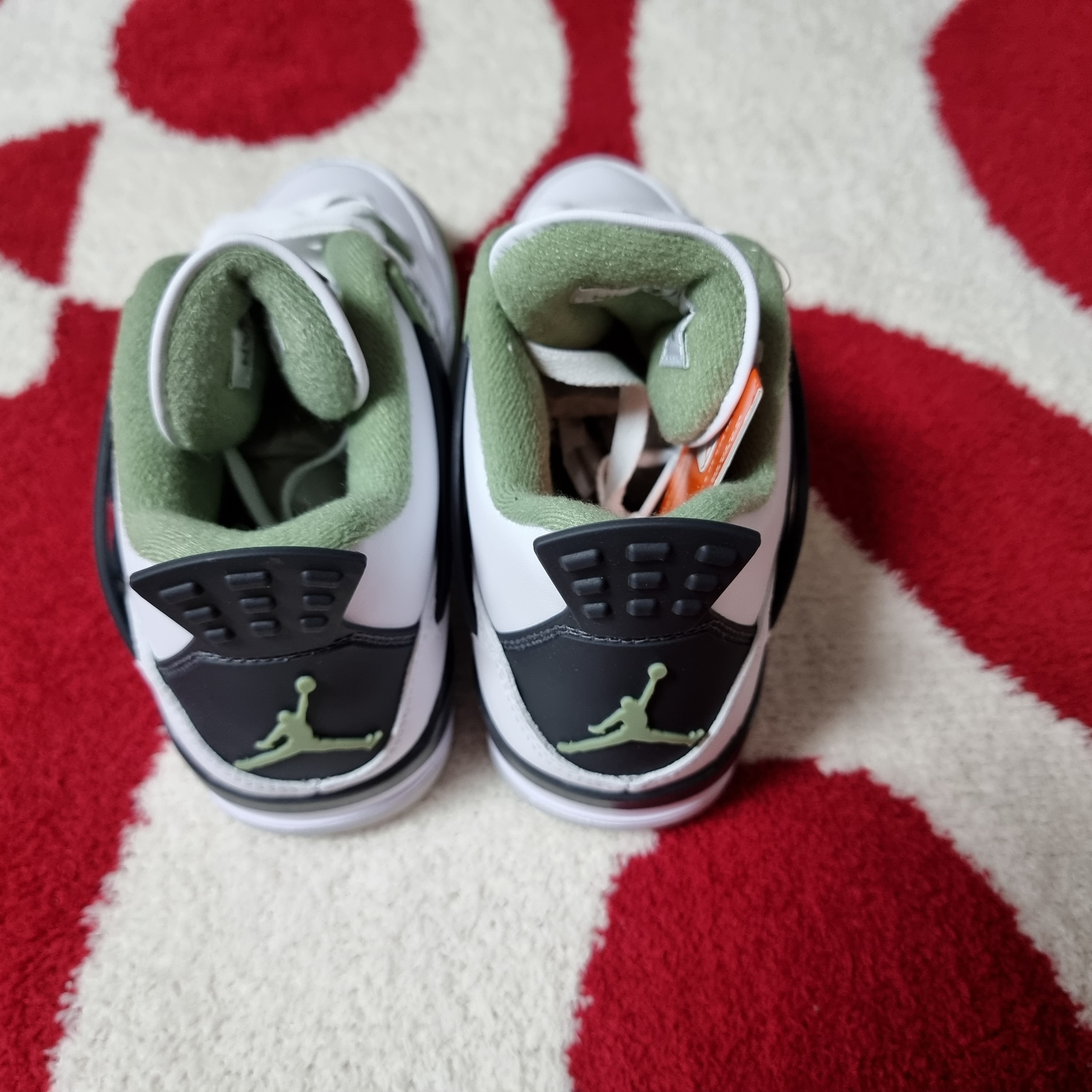 (W) Jordan 4 Retro Oil Green 착용 스타일 - 4