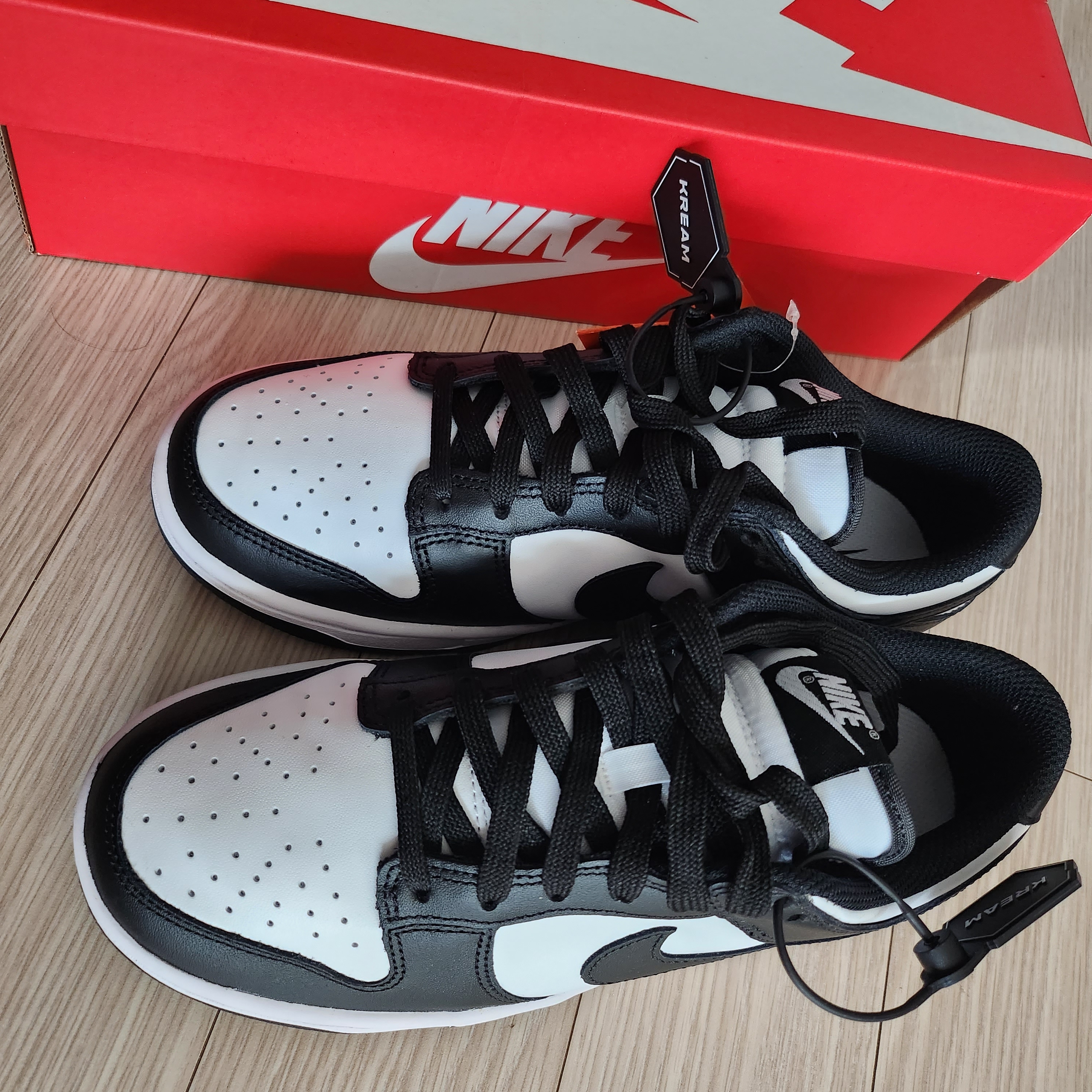 (W) Nike Dunk Low Black 착용 스타일
