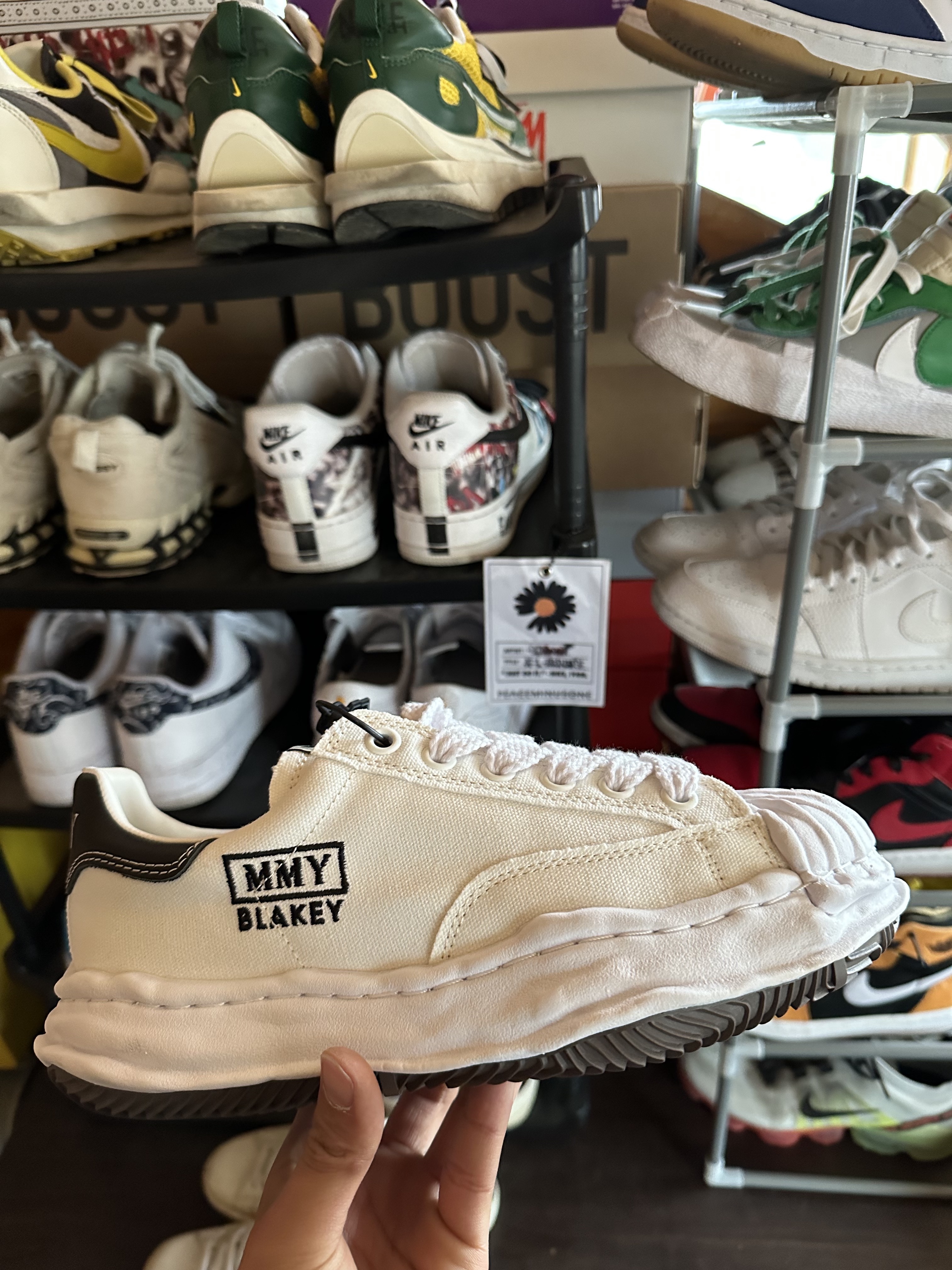 Maison Mihara Yasuhiro Blakey OG Sole Canvas Low-top Sneakers White 착용 스타일