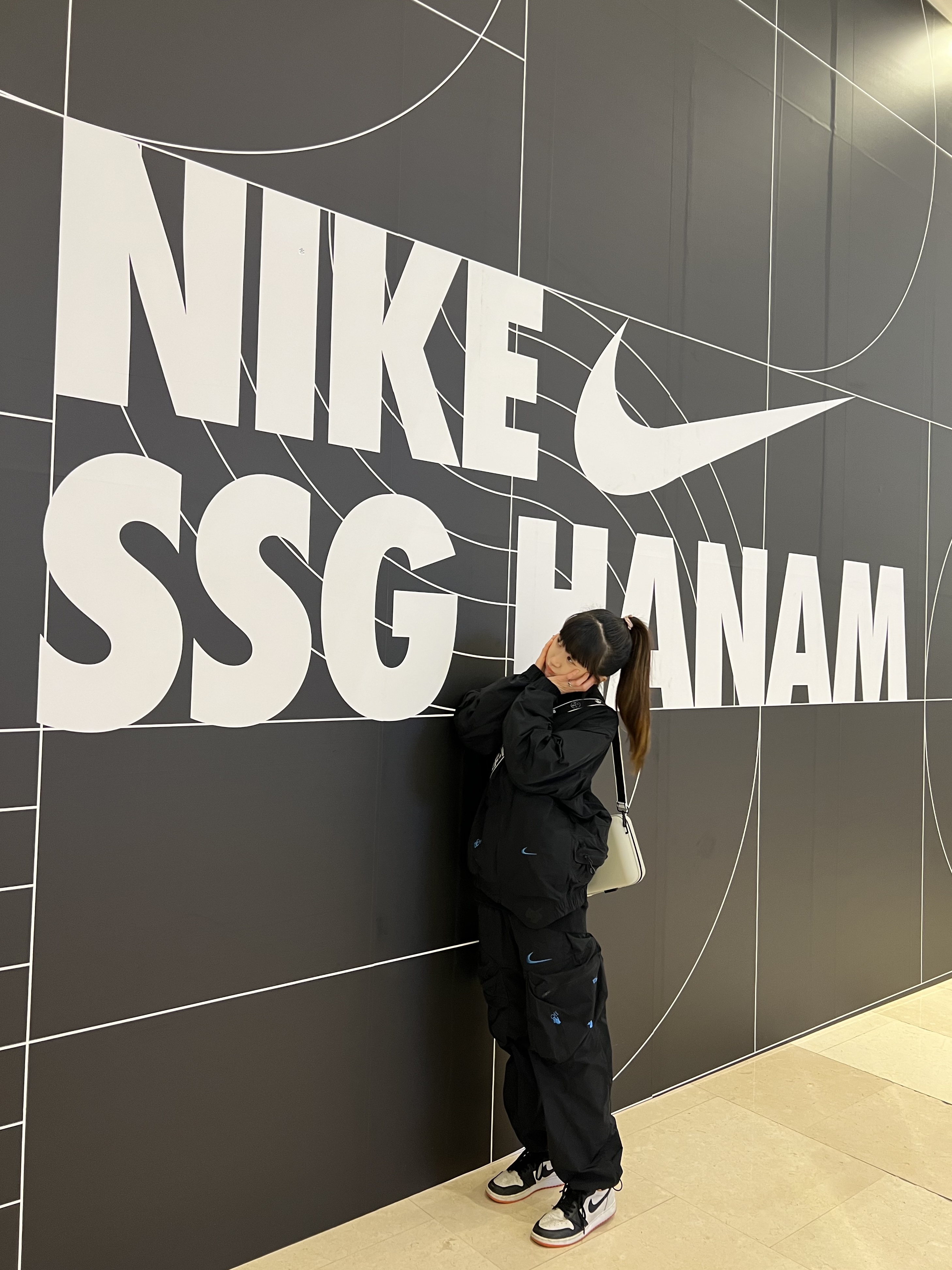 Nike x Off-White NRG Track Suit Khaki - Asia, Nike x Off-White NRG Track Suit Black - Asia 착용 스타일 - 3