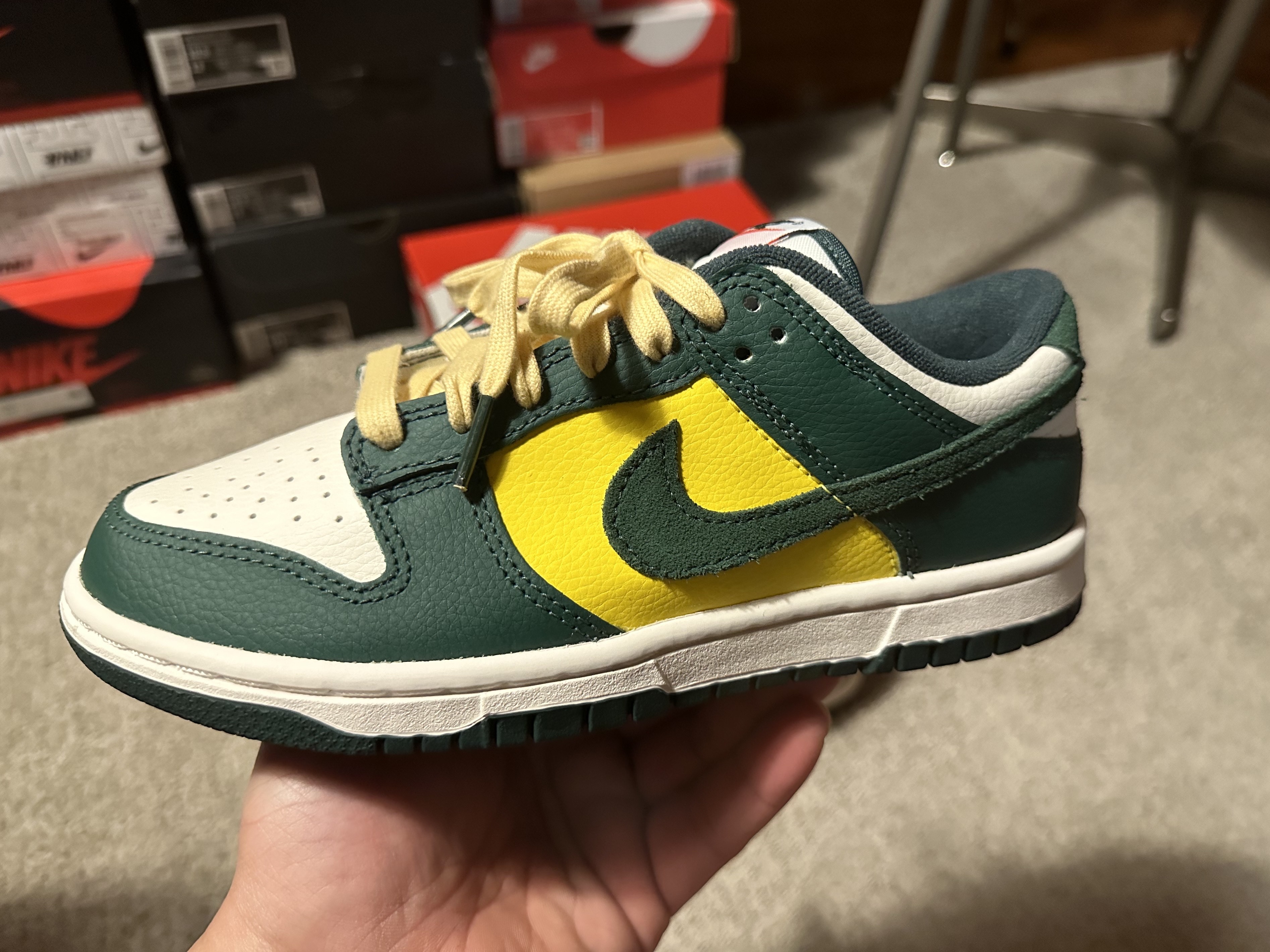 (W) Nike Dunk Low SE Opti Noble Green 착용 스타일 - 3