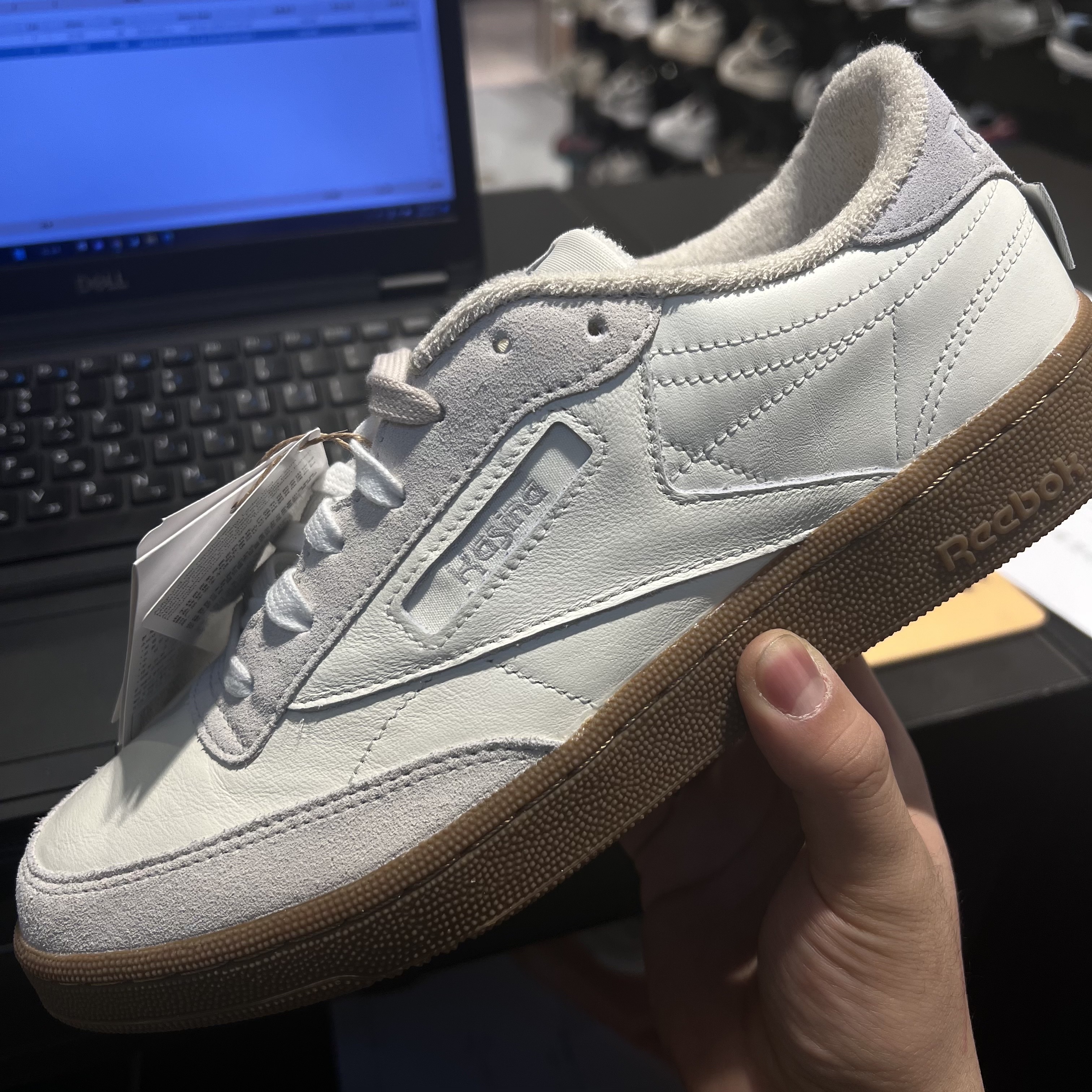 Reebok x Kasina Club C 85 GTX Chalk 착용 스타일