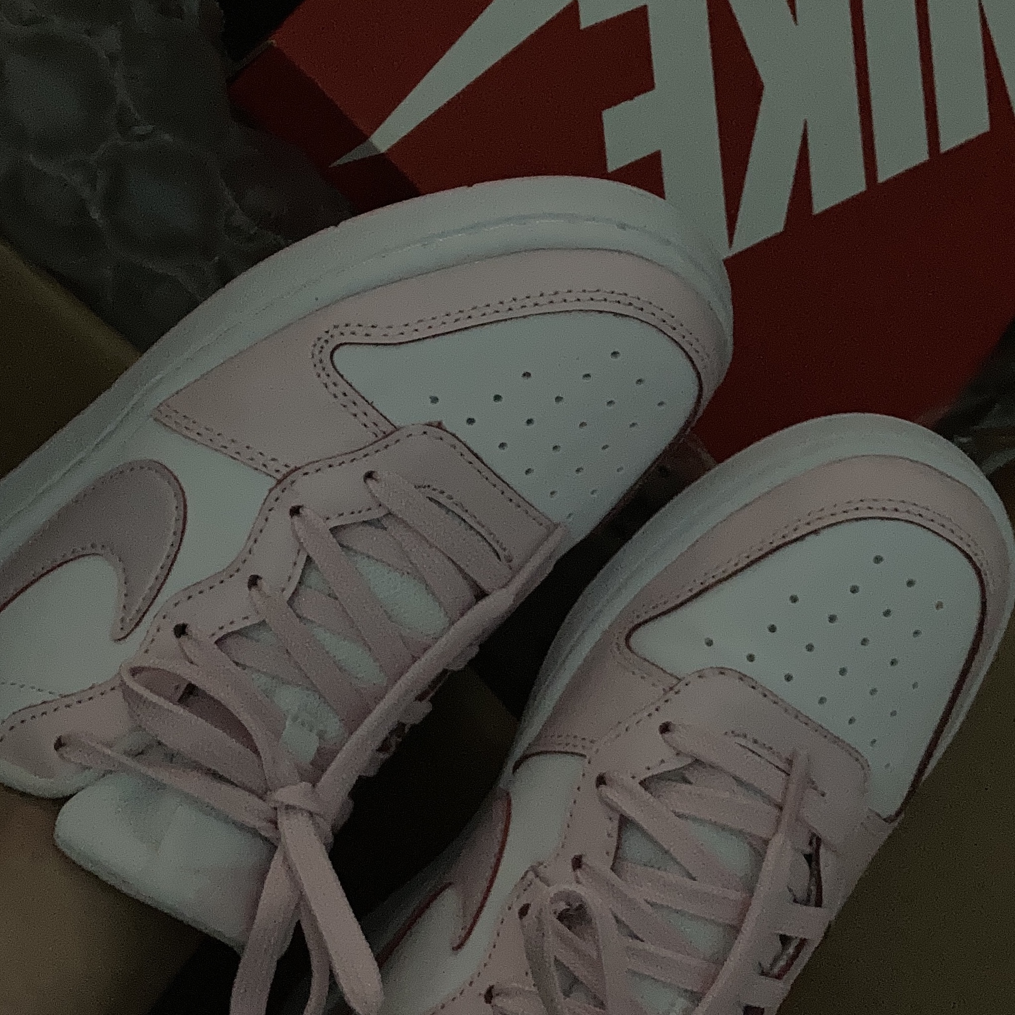 (GS) Nike Court Borough 2 SE White Pink Foam 착용 스타일