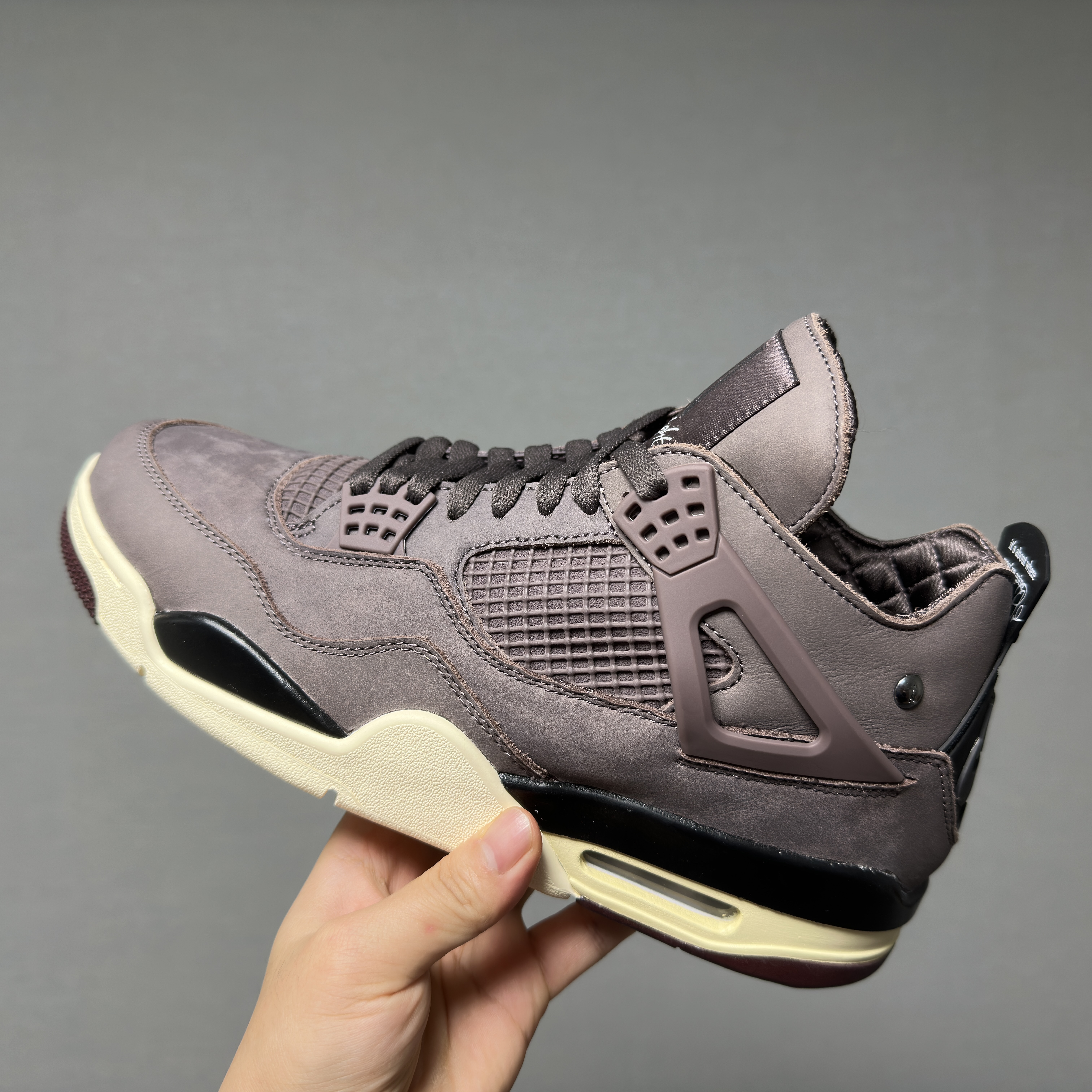 Jordan 4 x A Ma Maniere Retro Violet Ore 착용 스타일 - 1