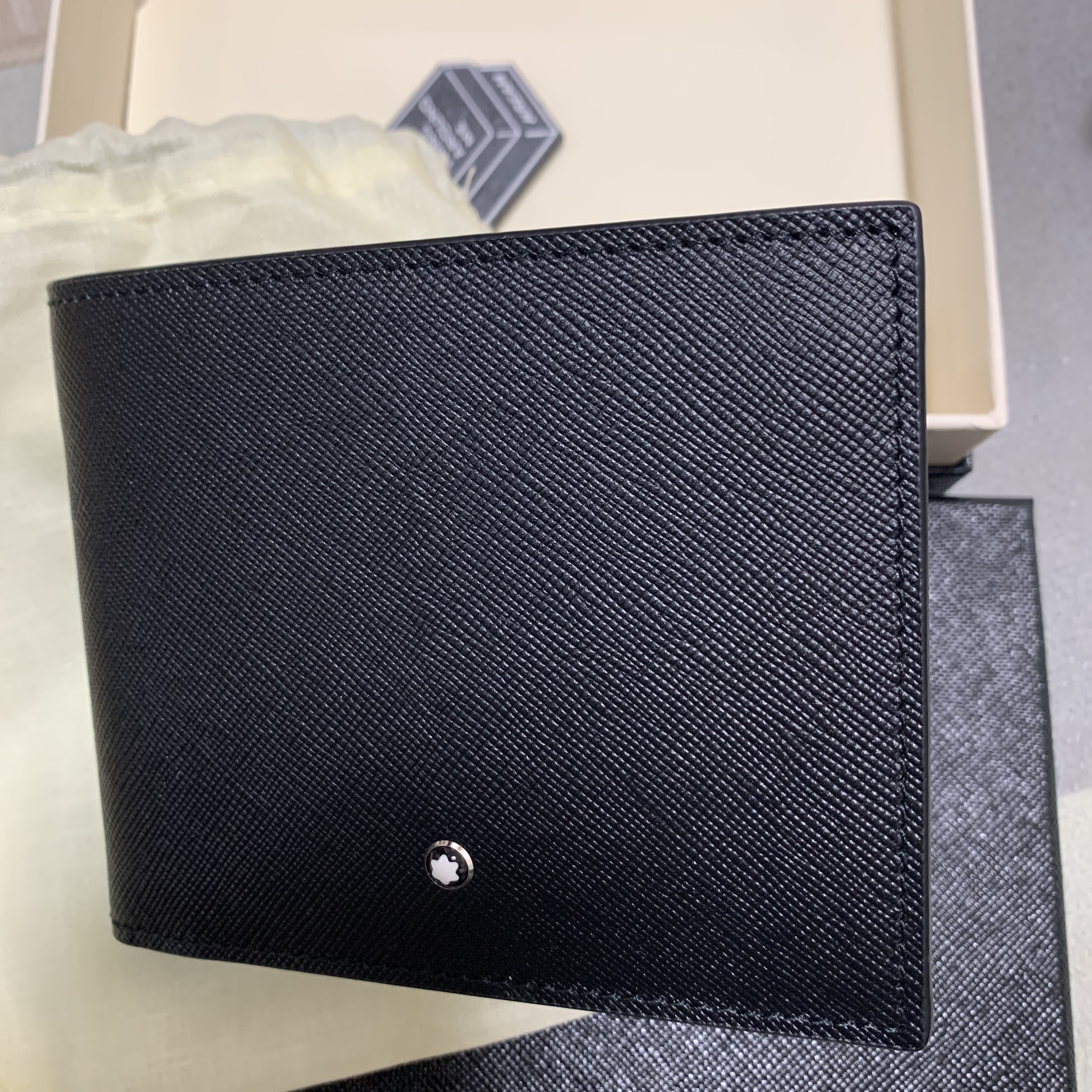 Montblanc Sartorial 6cc Wallet Black 착용 스타일