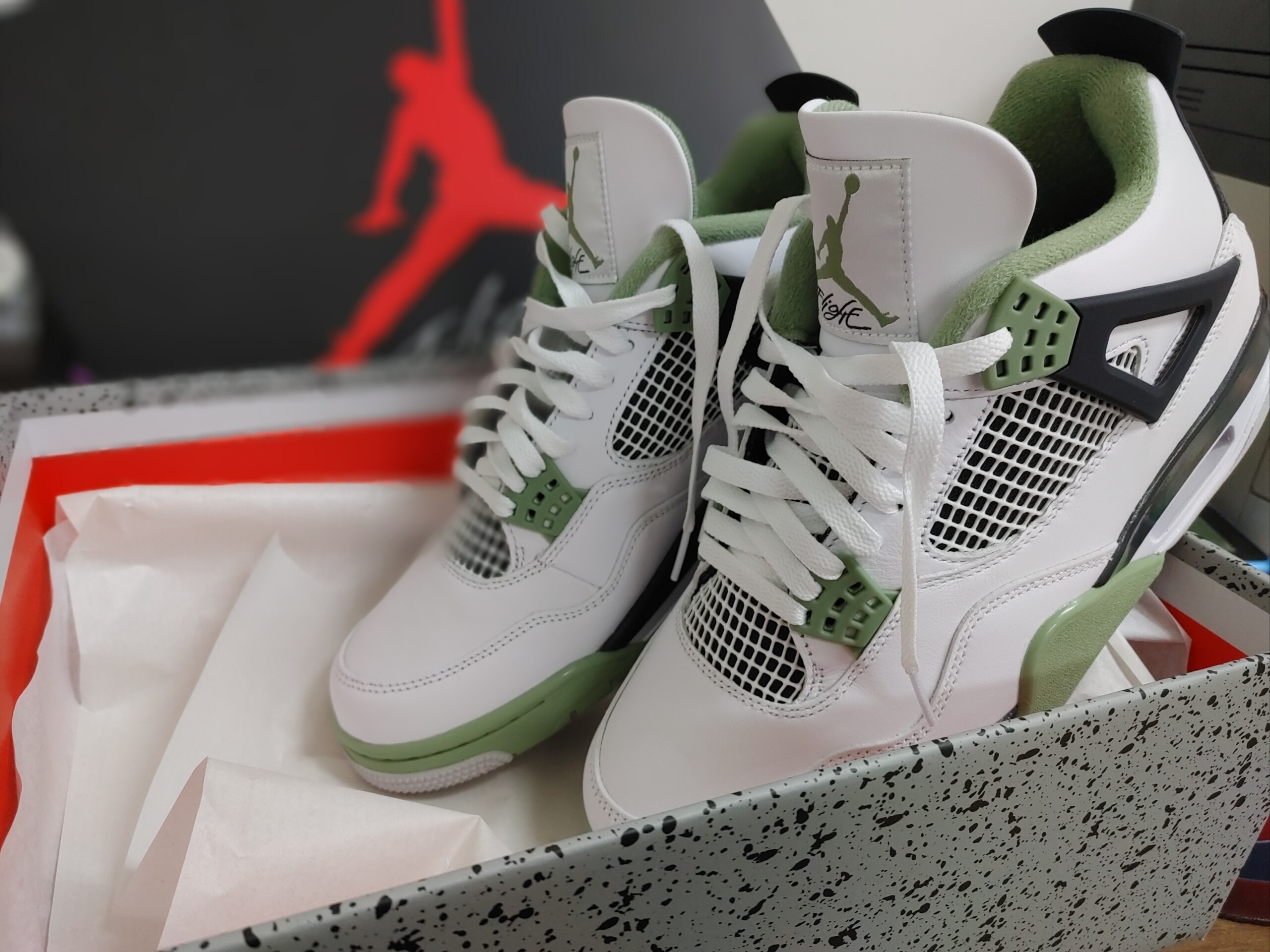 (W) Jordan 4 Retro Oil Green 착용 스타일 - 2