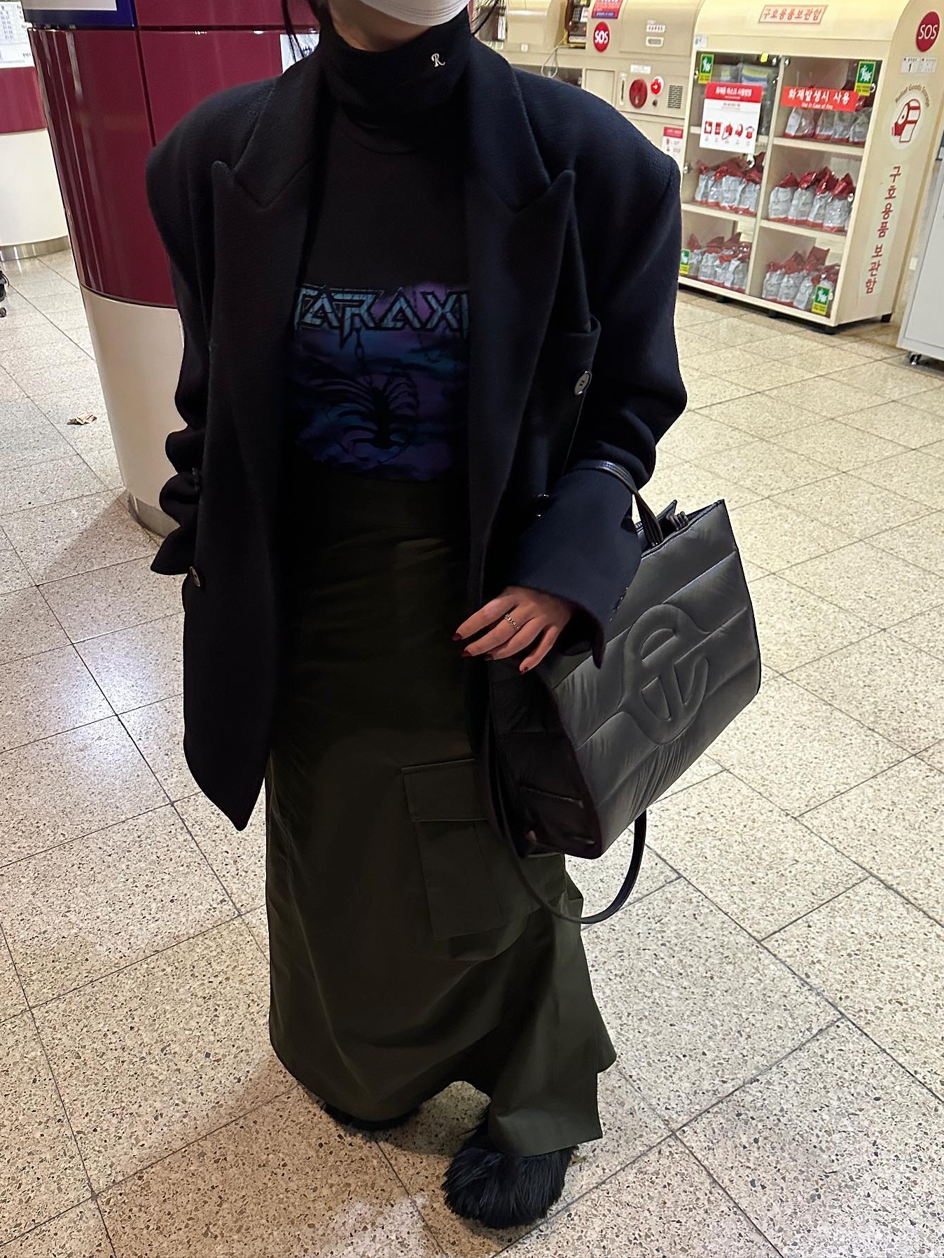 Telfar x Moose Knuckle Medium Puff Shopping Bag Black 착용 스타일