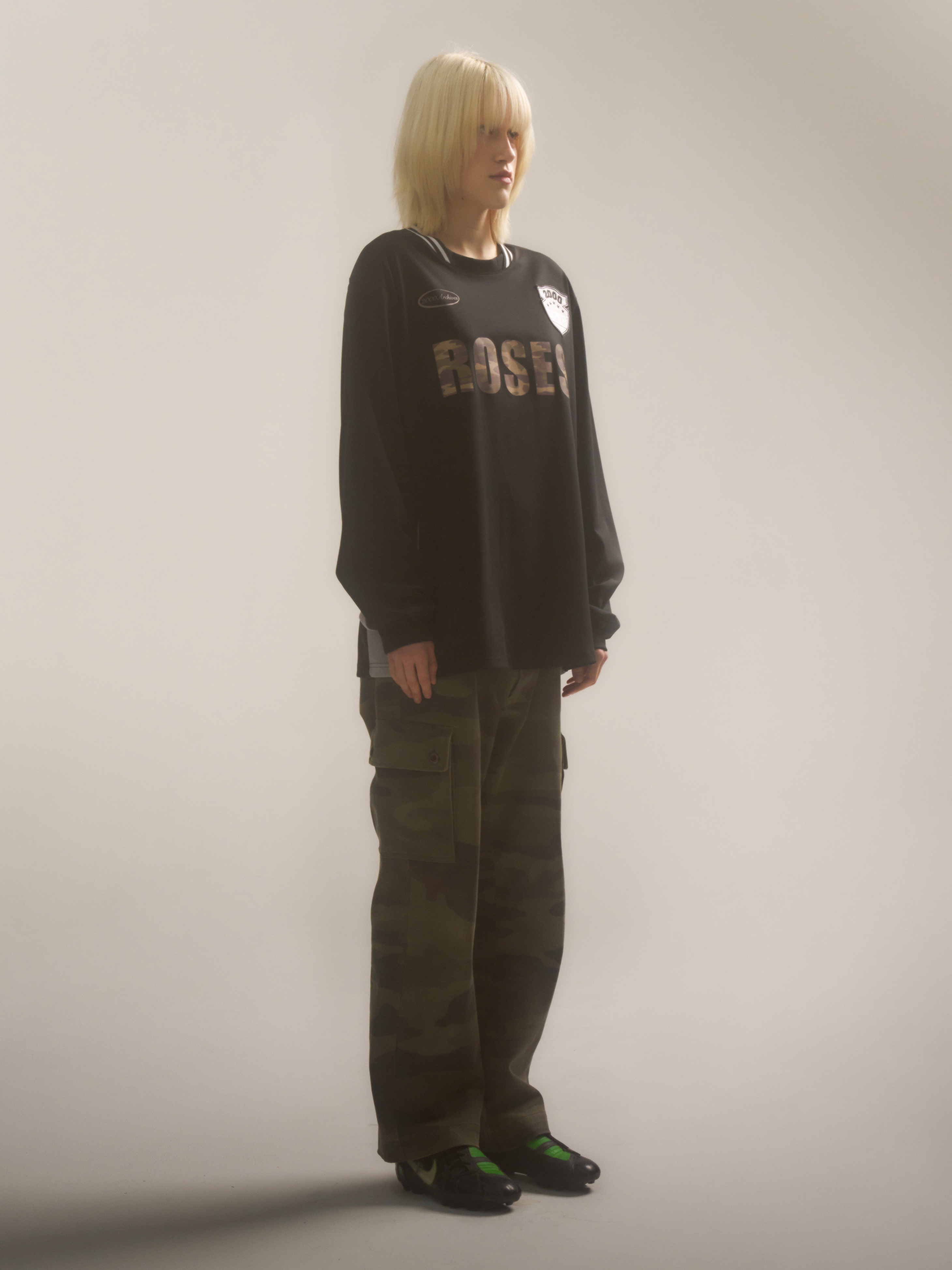 2000Archives Oversized Sporty T-Shirt Black Camo 착용 스타일 - 2