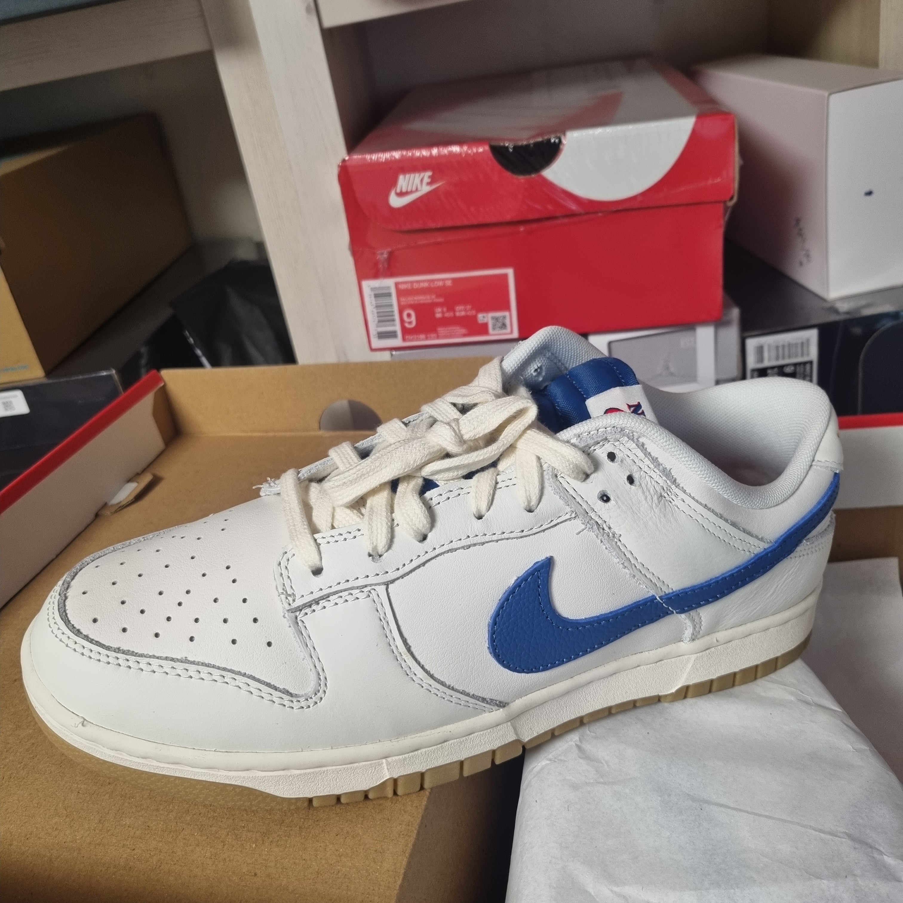 Nike Dunk Low SE Sail Dark Marina Blue 착용 스타일