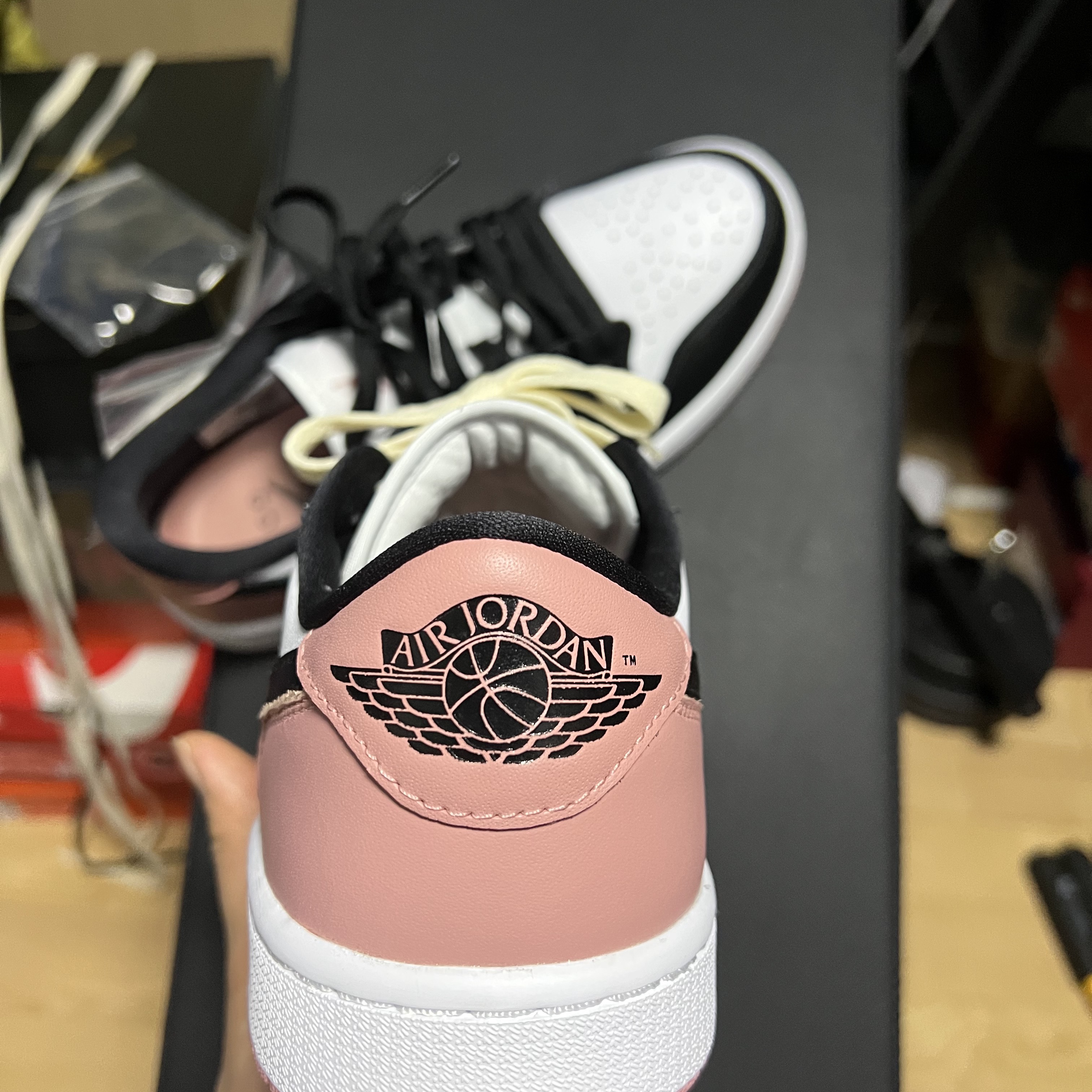 Jordan 1 Low Golf Rust Pink 착용 스타일 - 4