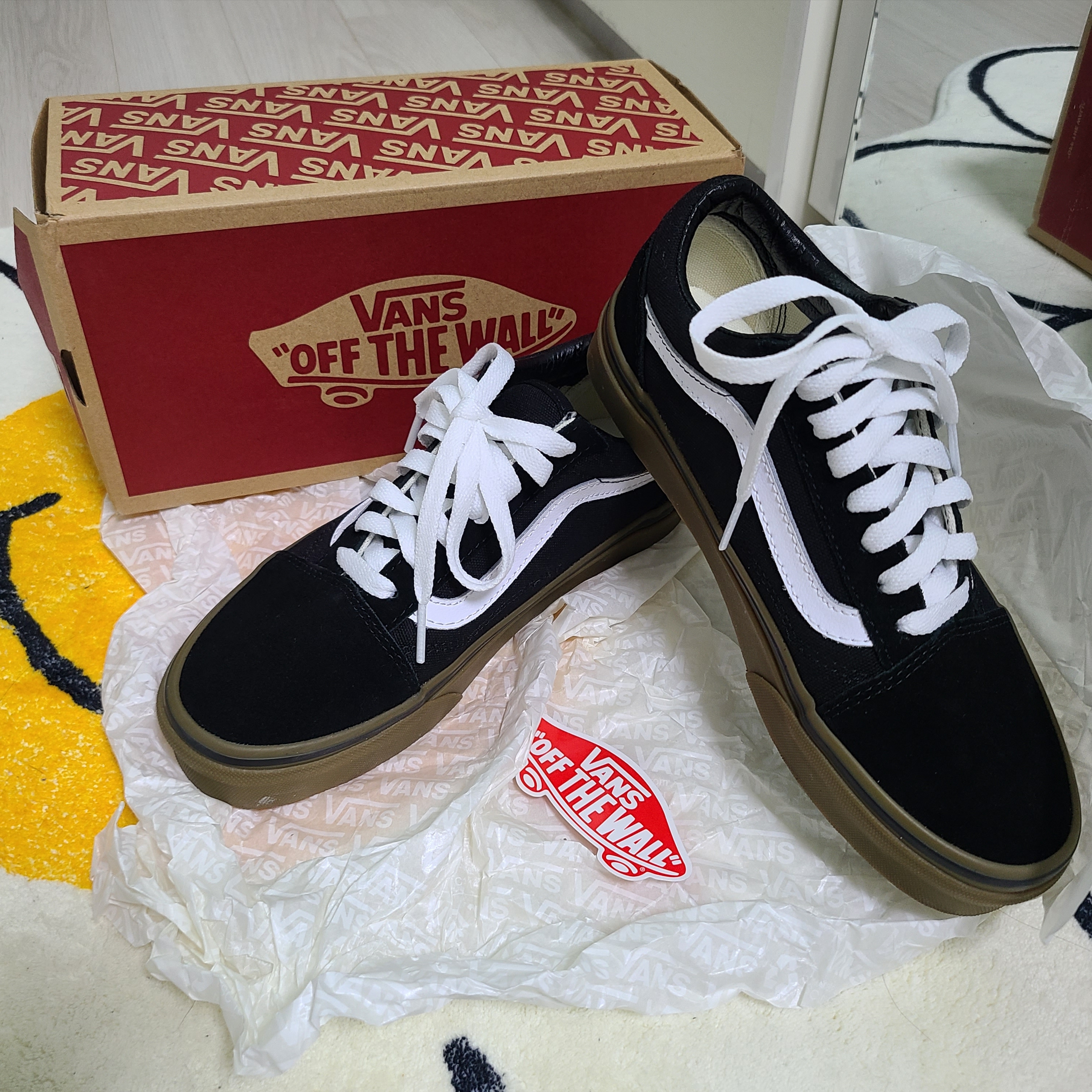 Vans Old Skool Black Gum 착용 스타일 - 1