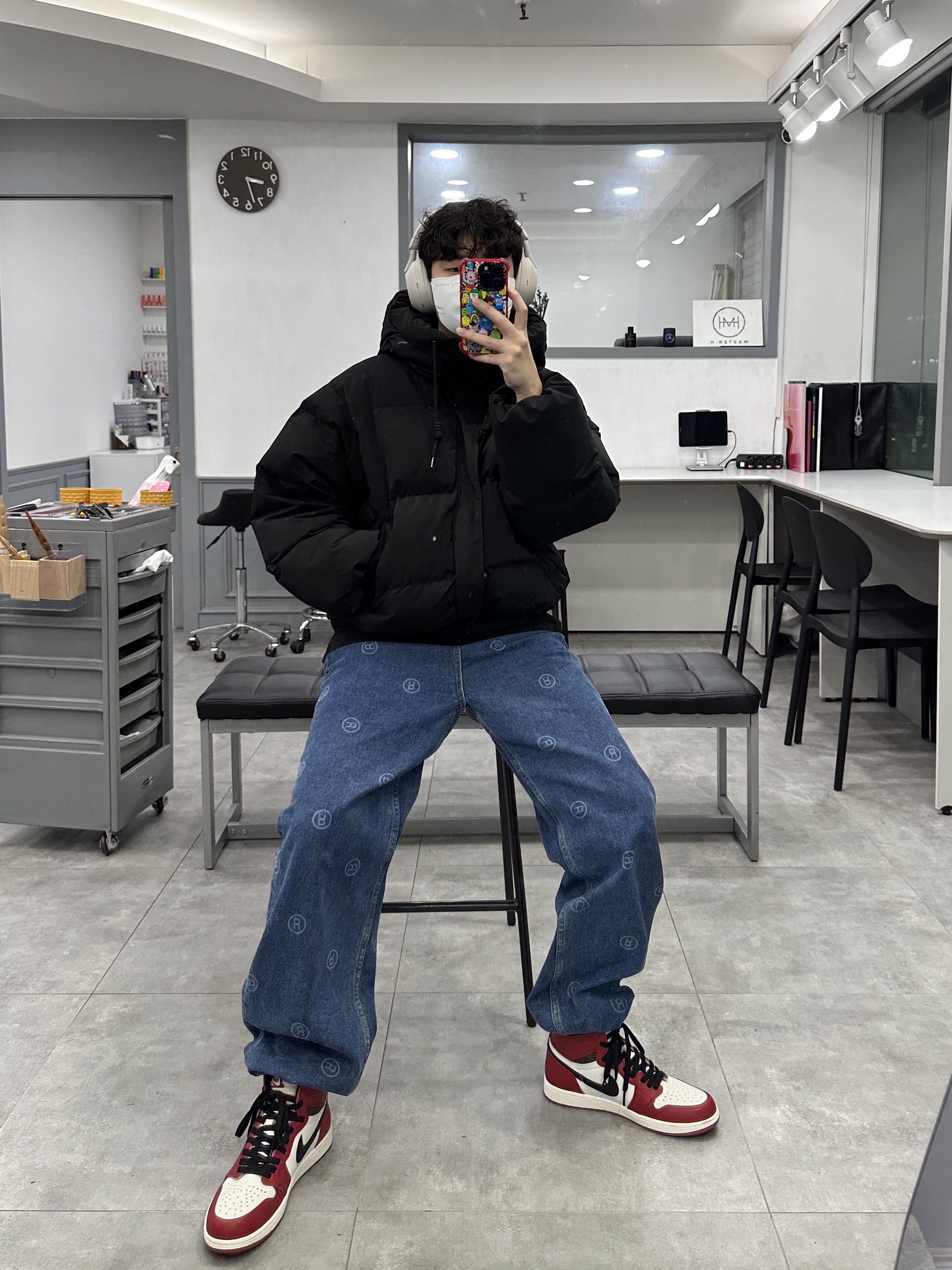 Jordan 1 Retro High OG Chicago 2022, Sony WH-1000XM5 Silver (Korean Ver.) 착용 스타일 - 1