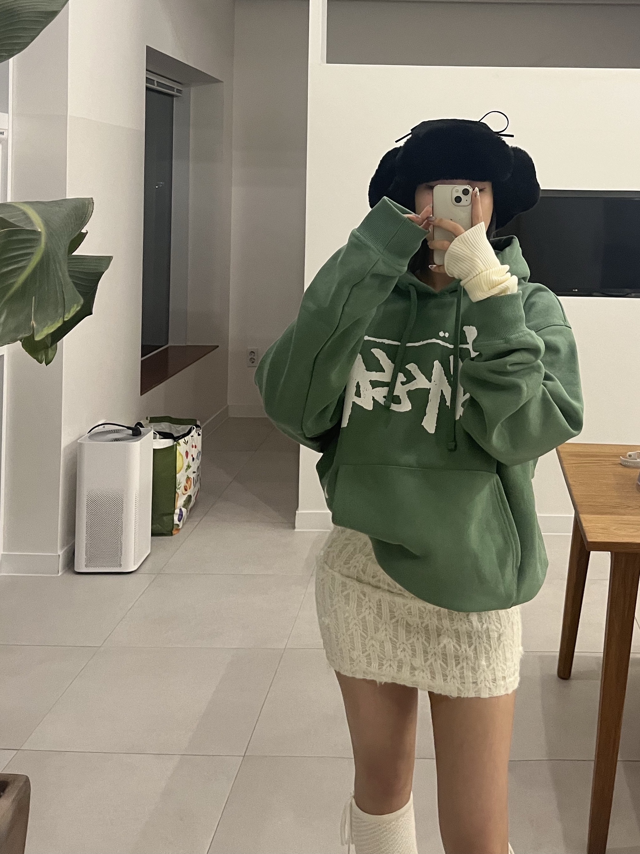 Stussy Big Stock Hoodie Green 착용 스타일