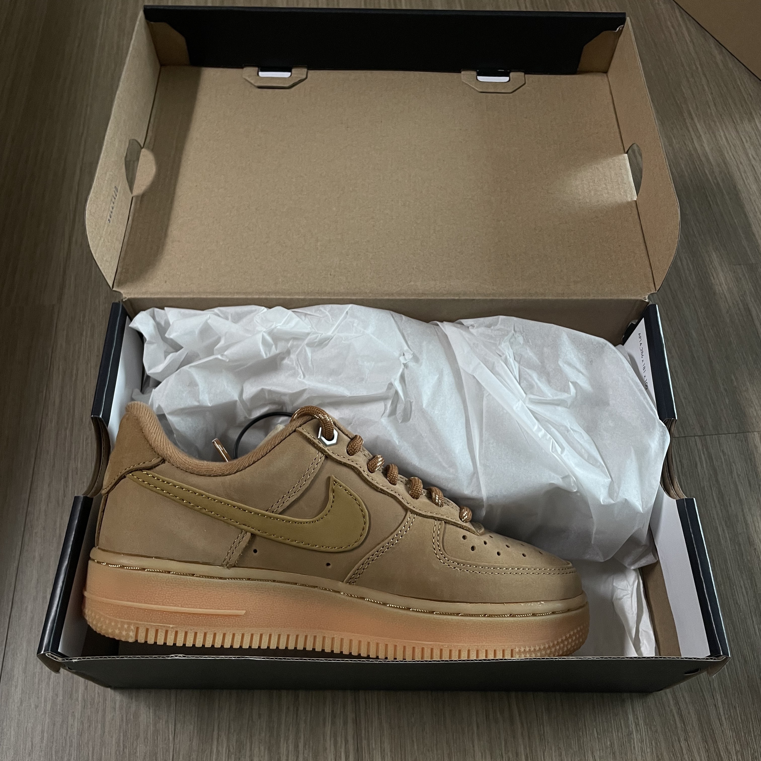 Nike Air Force 1 '07 WB Flax 착용 스타일