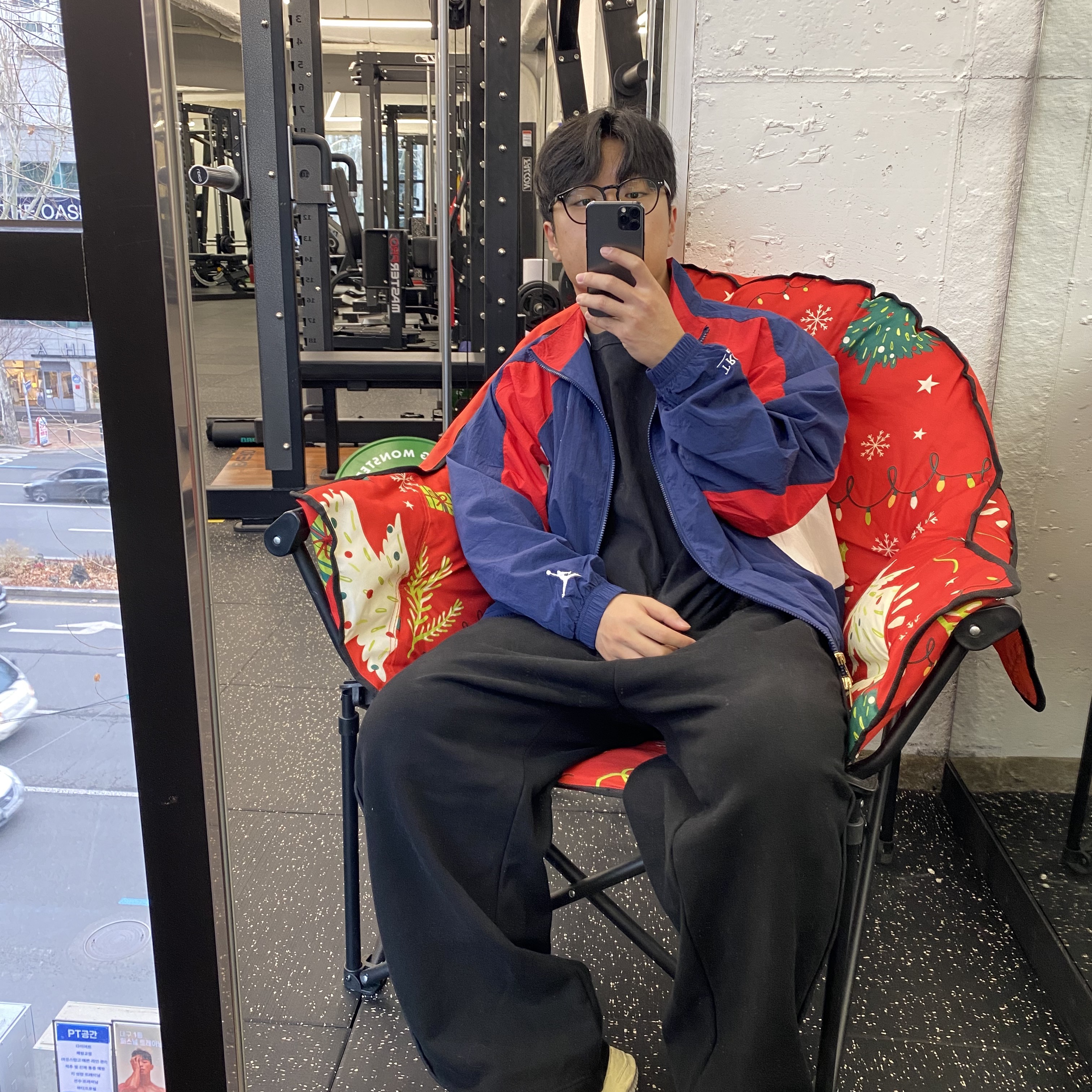 Jordan x Trophy Room Wooven Jacket Midnight Navy - Asia, Maison Mihara Yasuhiro Wayne VL OG Sole Leather Low-top Sneakers White Red 착용 스타일 - 2