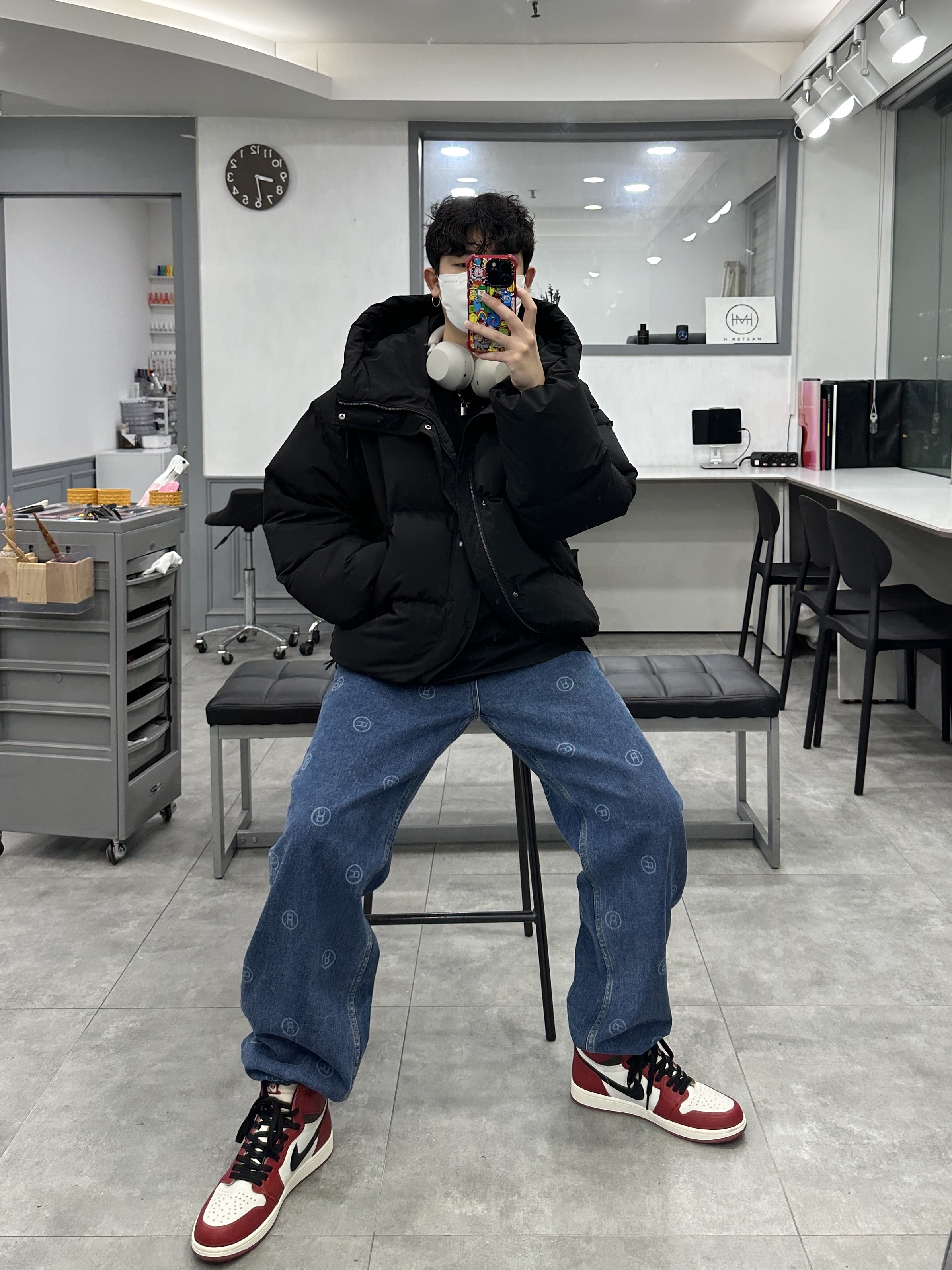 Jordan 1 Retro High OG Chicago 2022, Sony WH-1000XM5 Silver (Korean Ver.) 착용 스타일 - 2