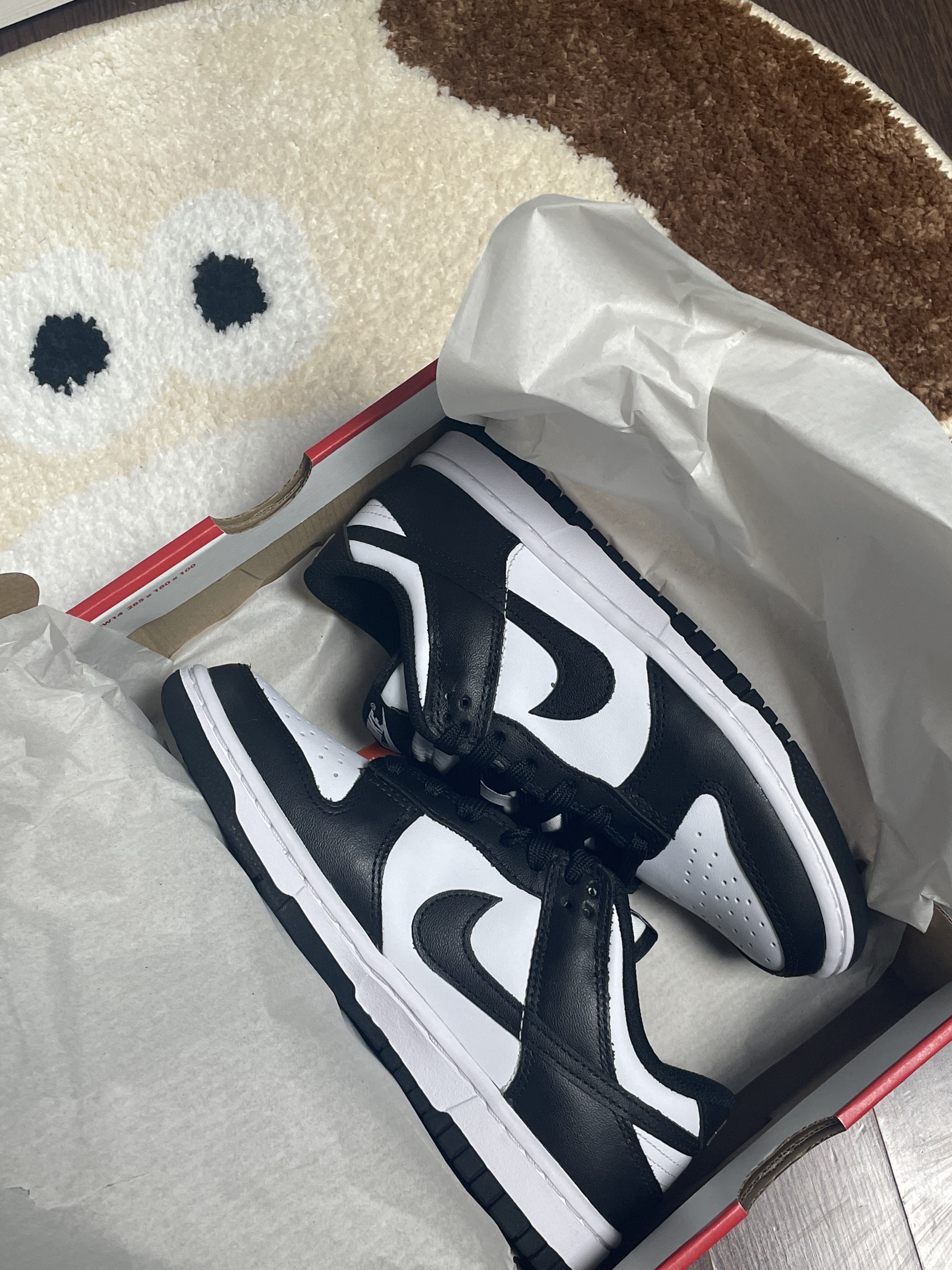 (W) Nike Dunk Low Black 착용 스타일 - 1