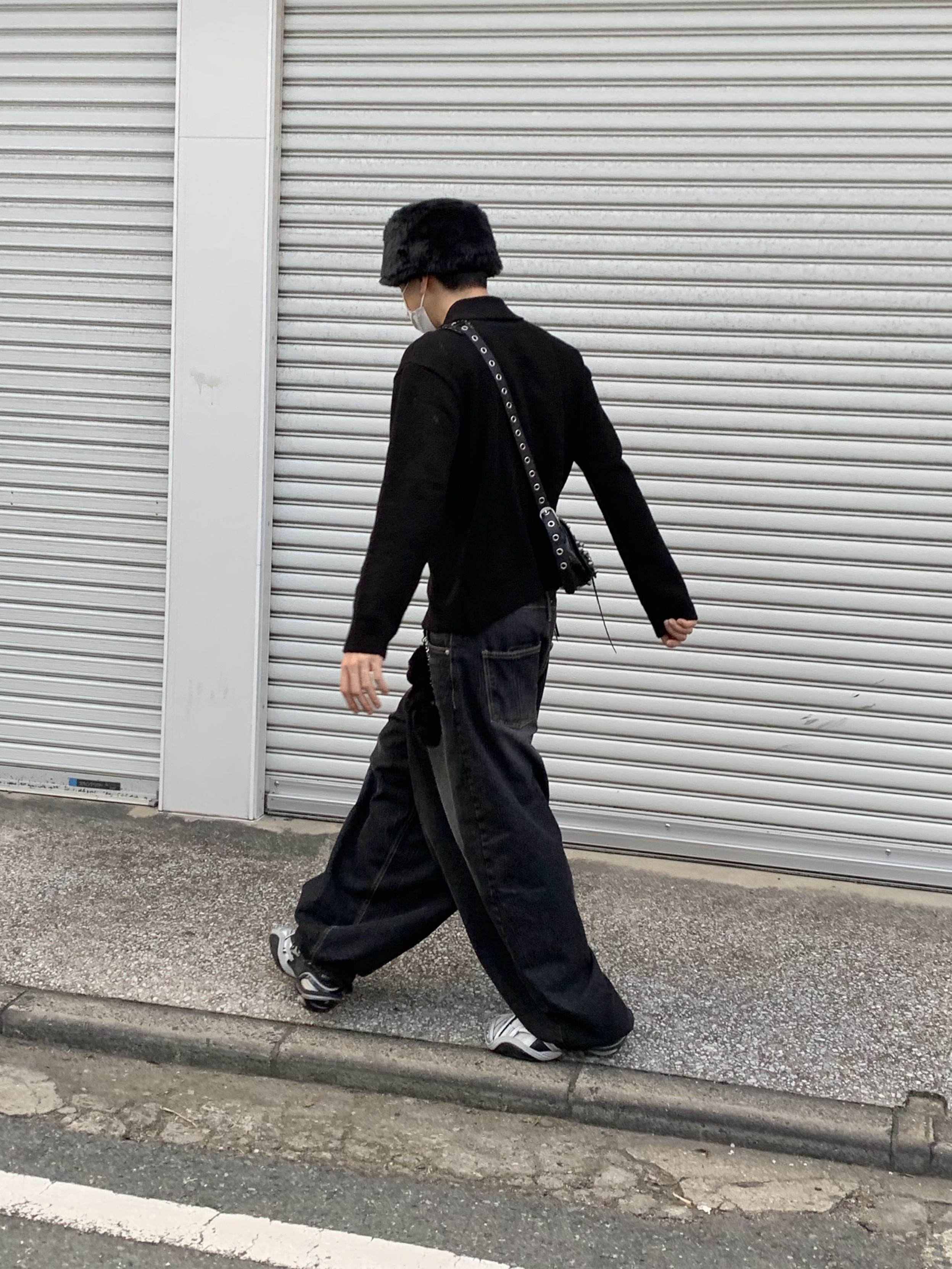 Balenciaga Tyrex Sneakers Black Grey, Balenciaga Arena Lambskin Aged Silver Hardware Le Cagole XS Flap Bag Black 착용 스타일 - 4