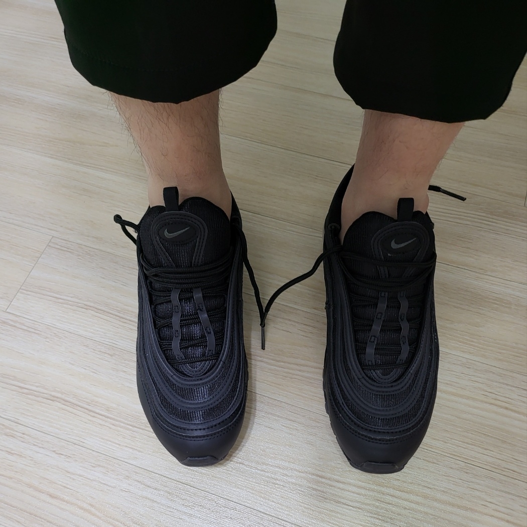 (W) Nike Air Max 97 Black Dark Grey 착용 스타일