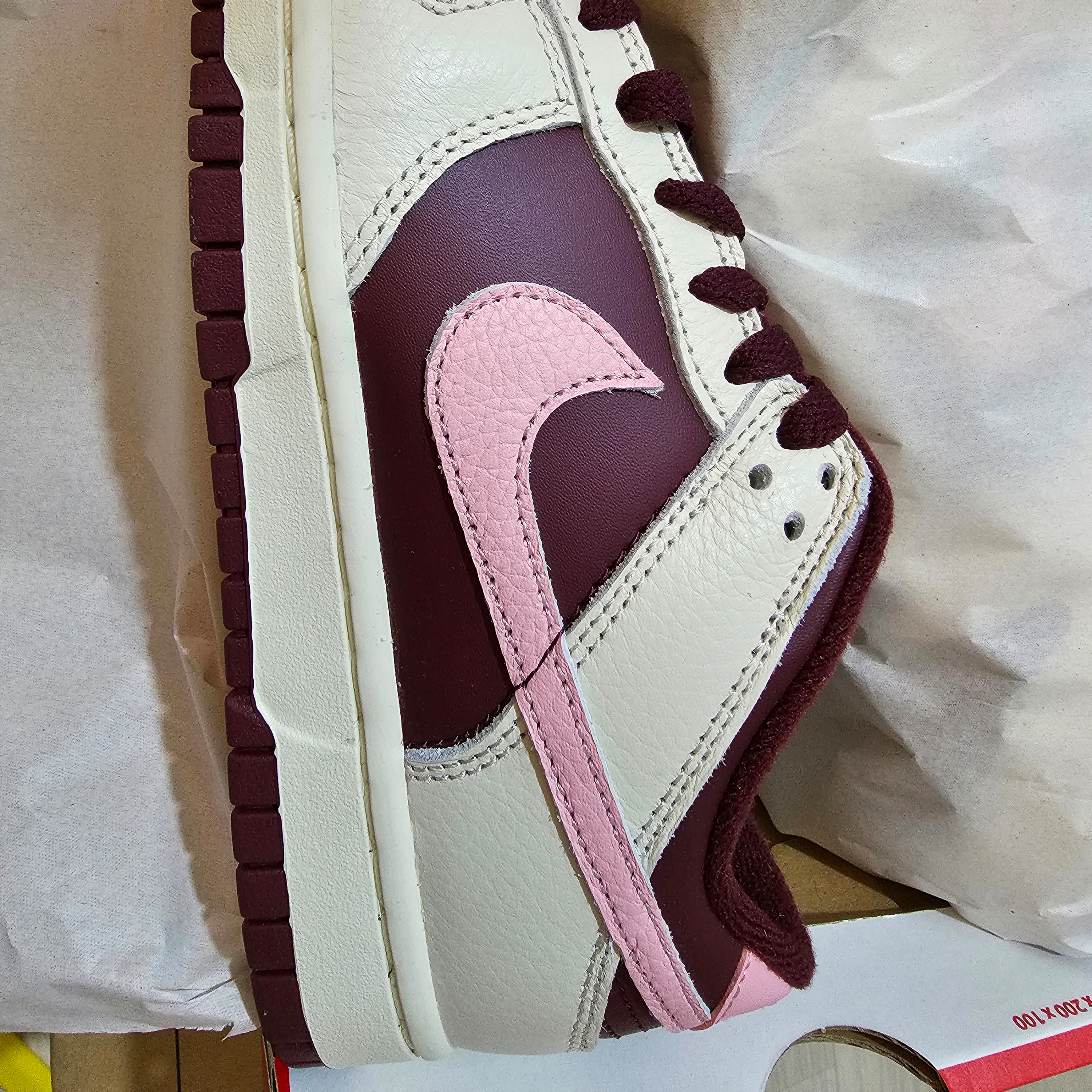 NIke Dunk Low Retro Night Maroon and Medium Soft Pink 착용 스타일