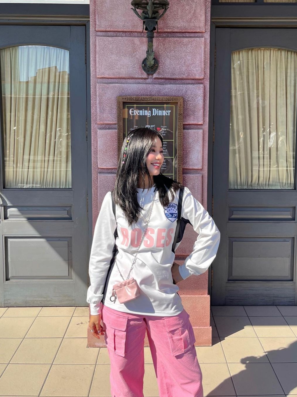 2000Archives Sporty T-Shirt White Pink 착용 스타일