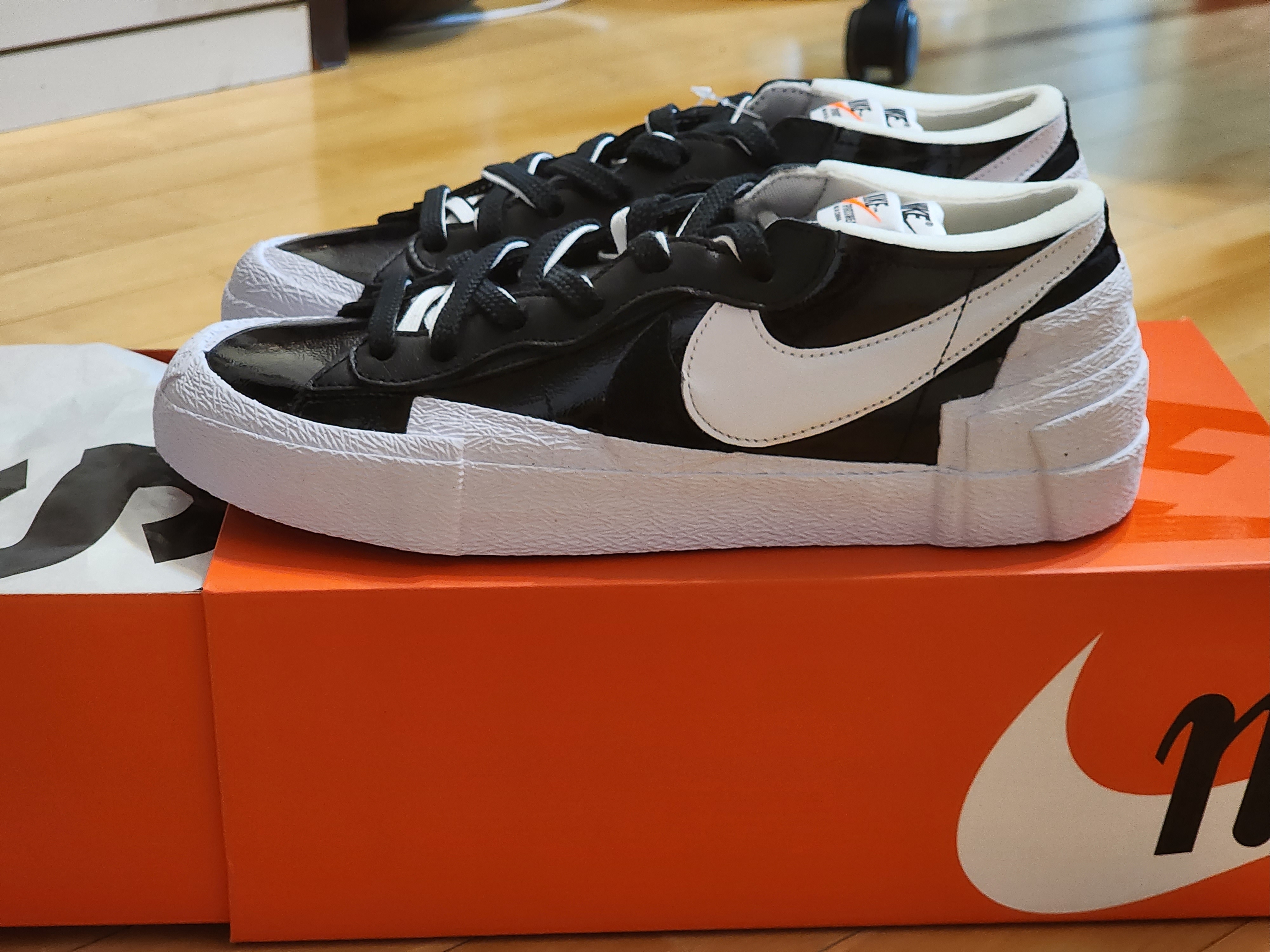 Nike x Sacai Blazer Low Iron Grey 착용 스타일 - 1