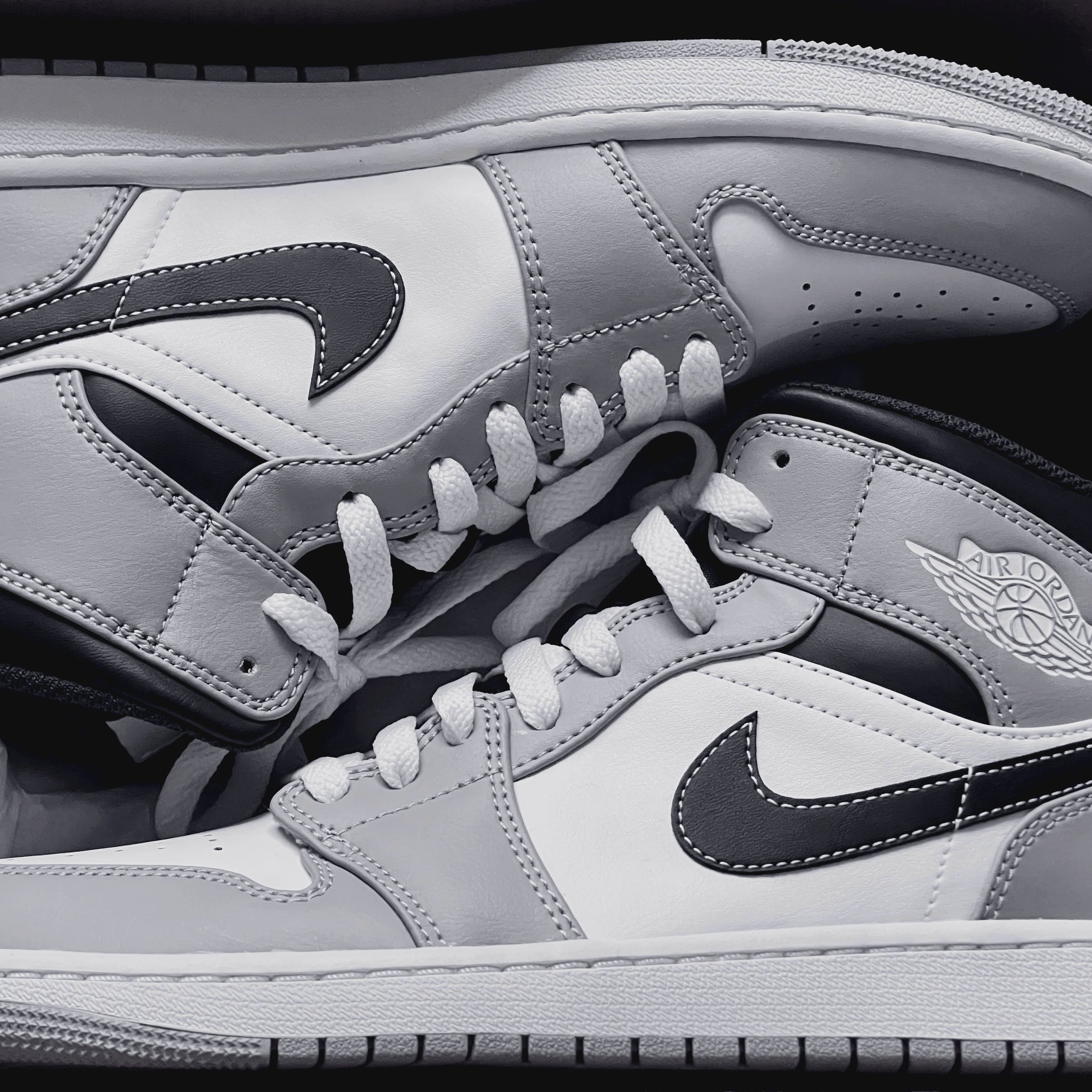 Jordan 1 Mid Light Smoke Grey Anthracite 착용 스타일