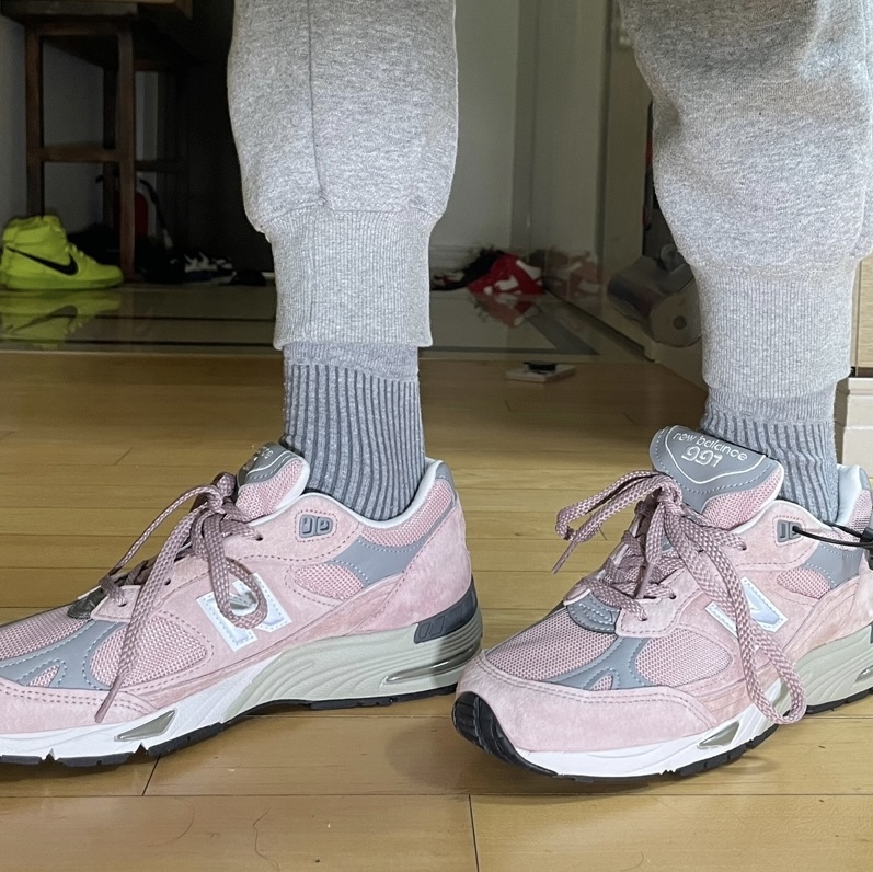 (W) New Balance 991 Made in UK Shy Pink 착용 스타일 - 1