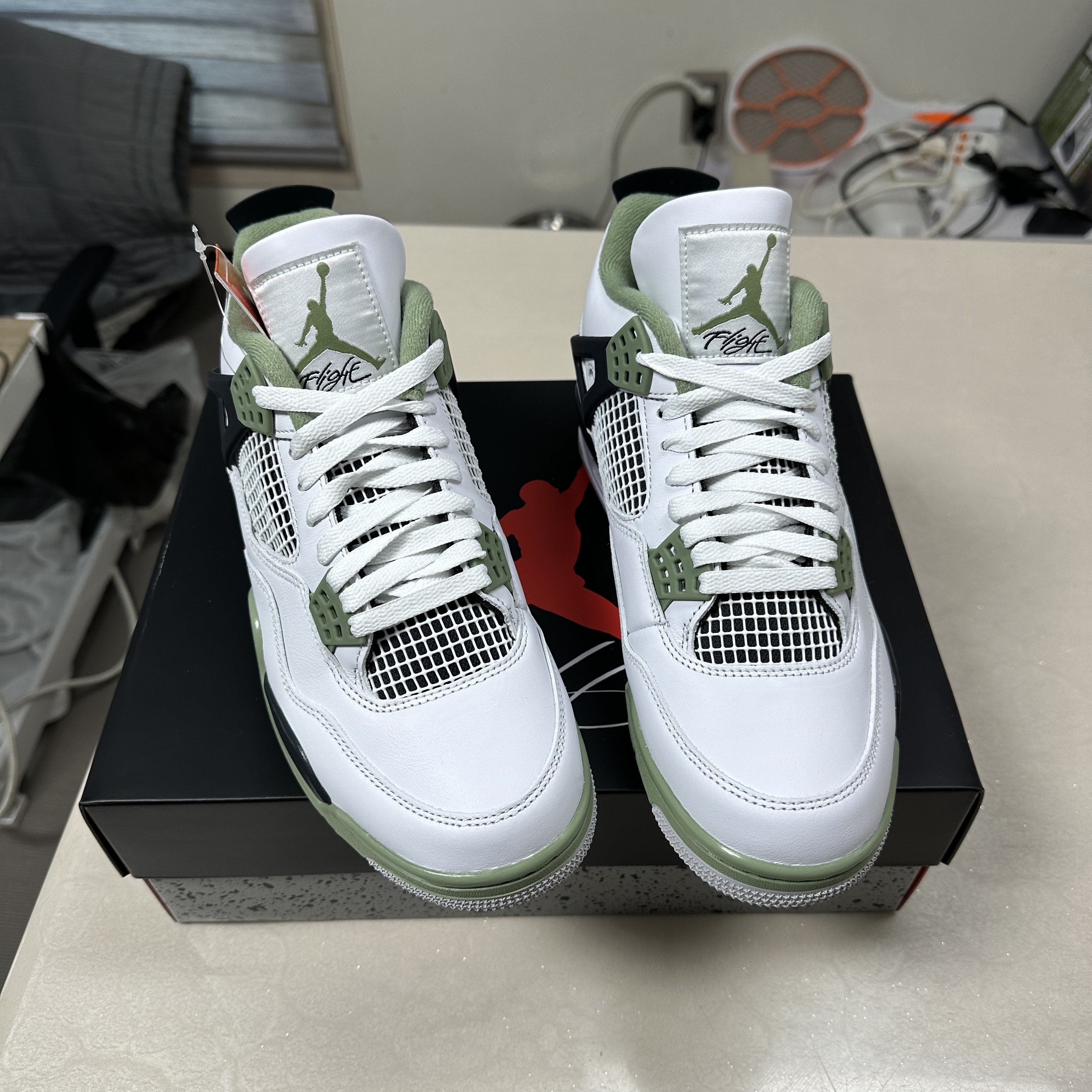 (W) Jordan 4 Retro Oil Green 착용 스타일 - 5