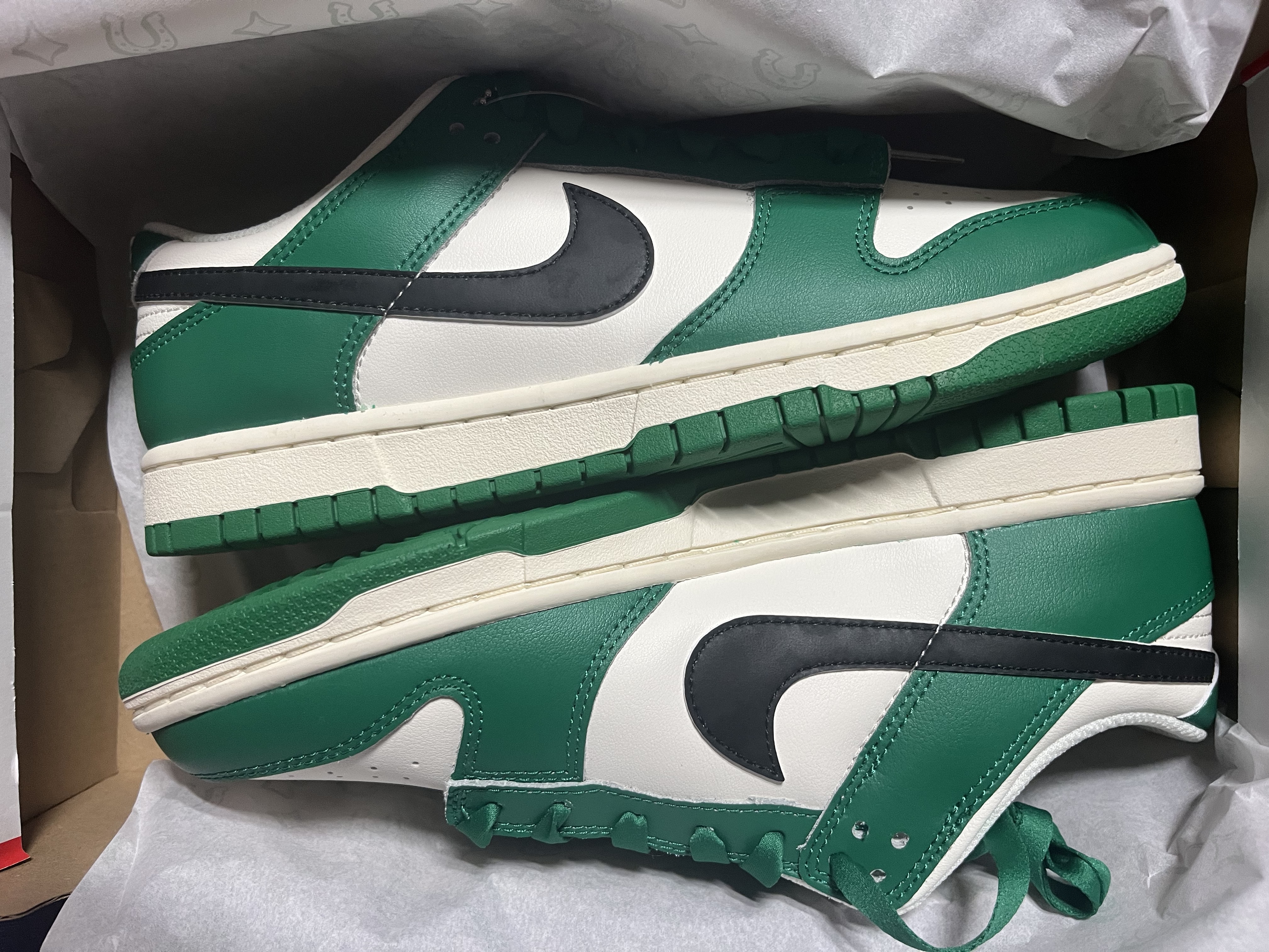 Nike Dunk Low Retro SE Jackpot Malachite, Asics Gel-Venture 6 SPS Glacier Grey 착용 스타일 - 1