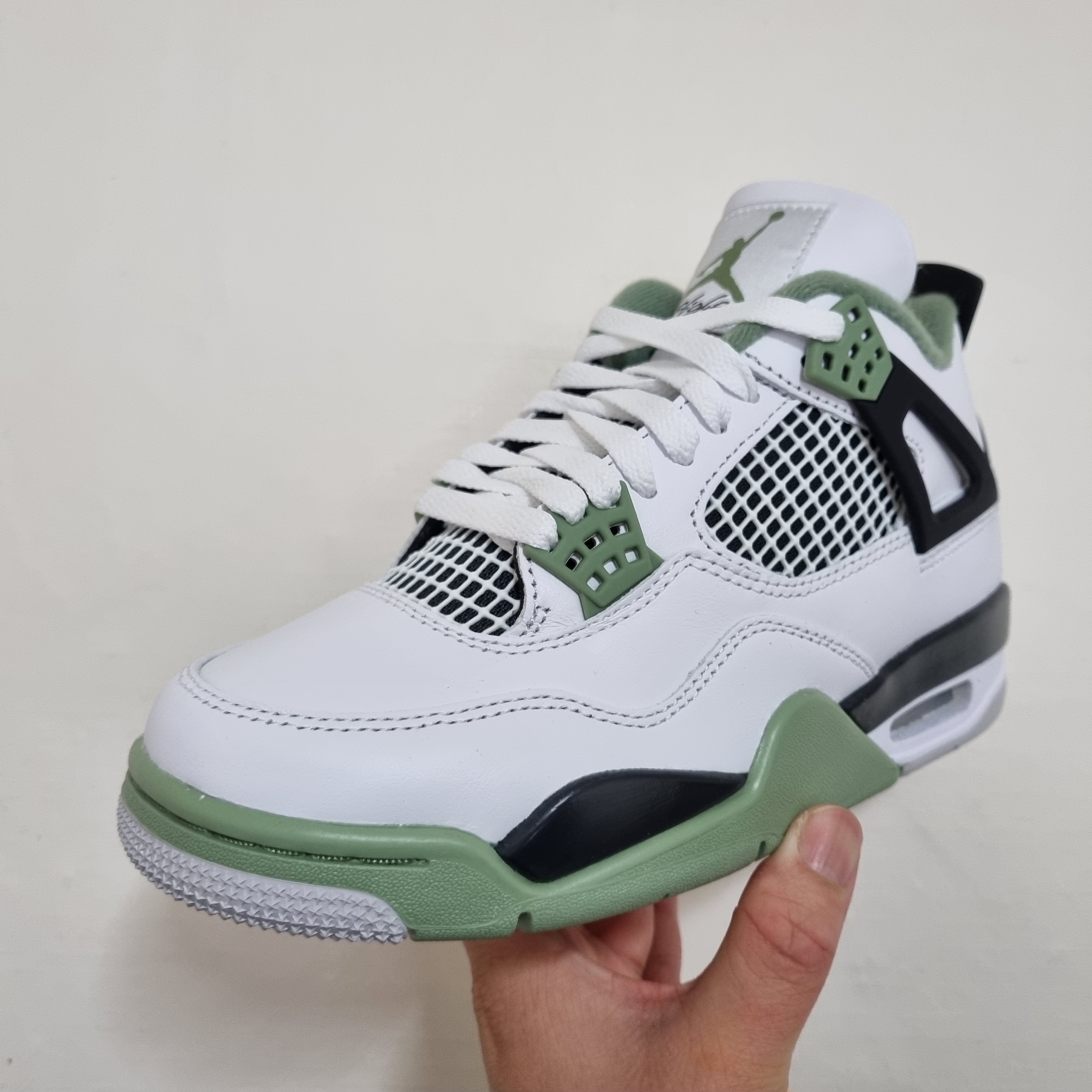 (W) Jordan 4 Retro Oil Green 착용 스타일 - 2
