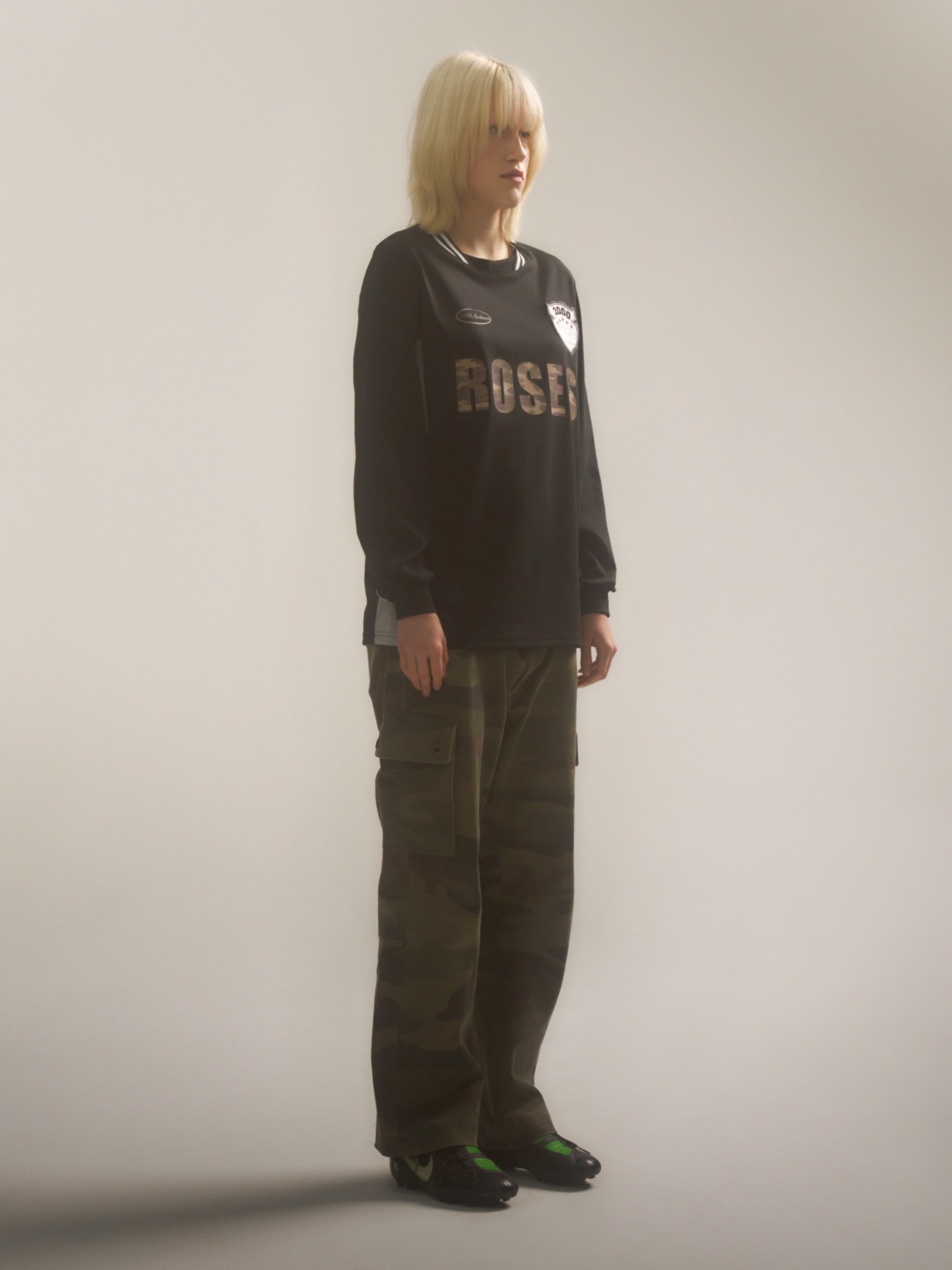 2000Archives Sporty T-Shirt Black Camo 착용 스타일 - 2