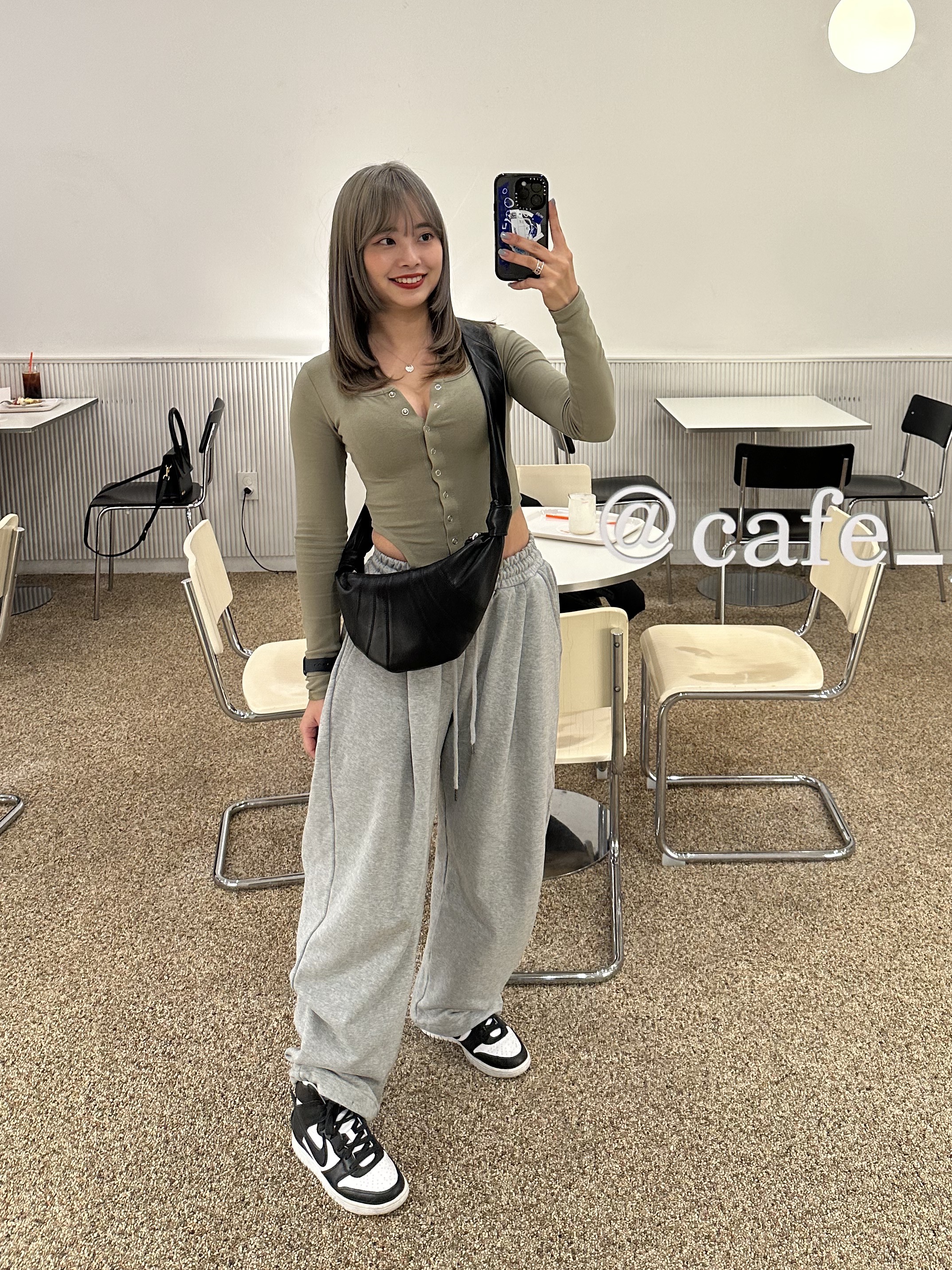 Lemaire Small Croissant Bag Soft Nappa Leather Black, Casetify x Ader Error iPhone Sticker Magsafe Case Clear 착용 스타일 - 1